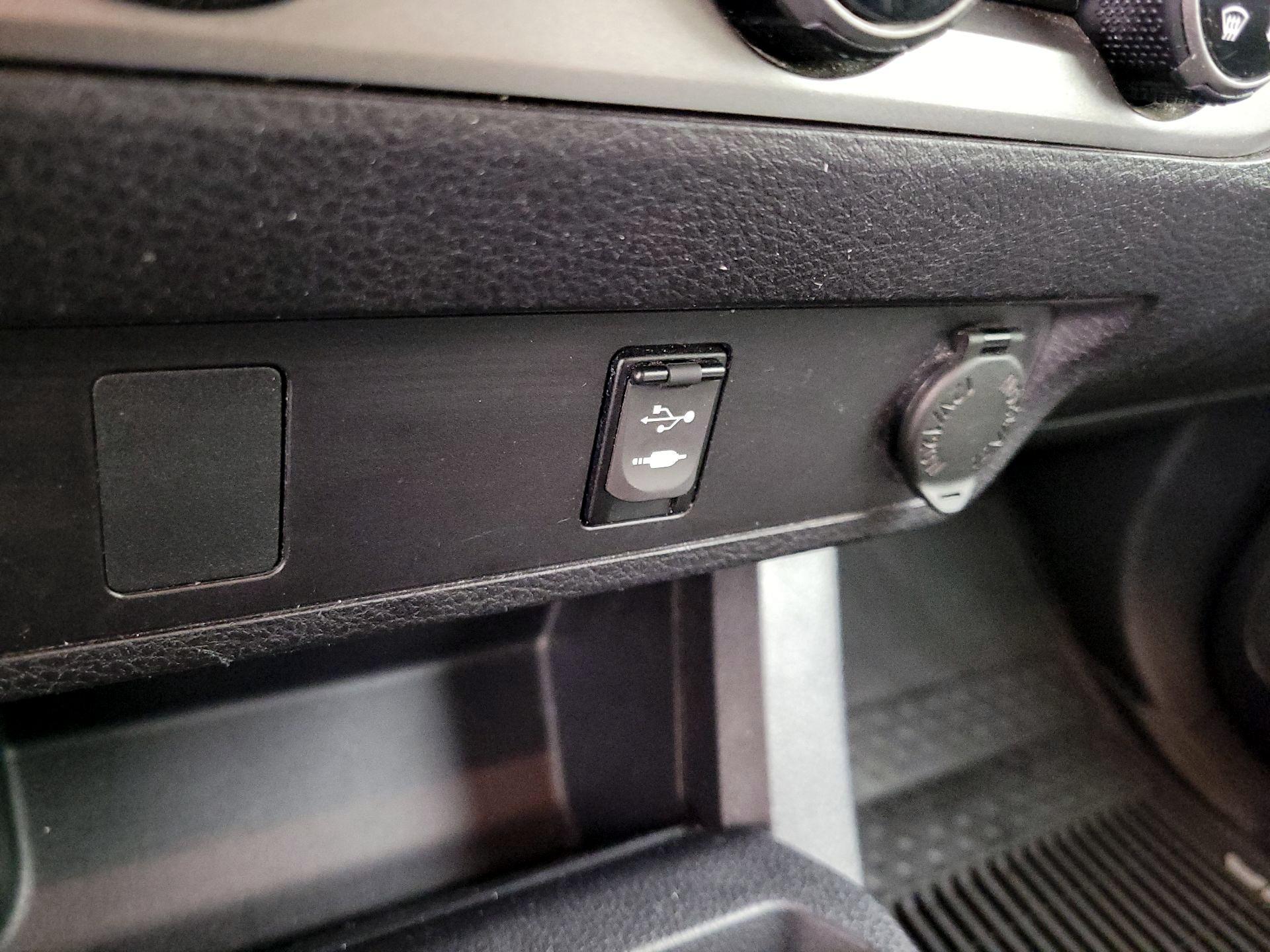 Thumbnail: 2017 Toyota Tacoma - 18