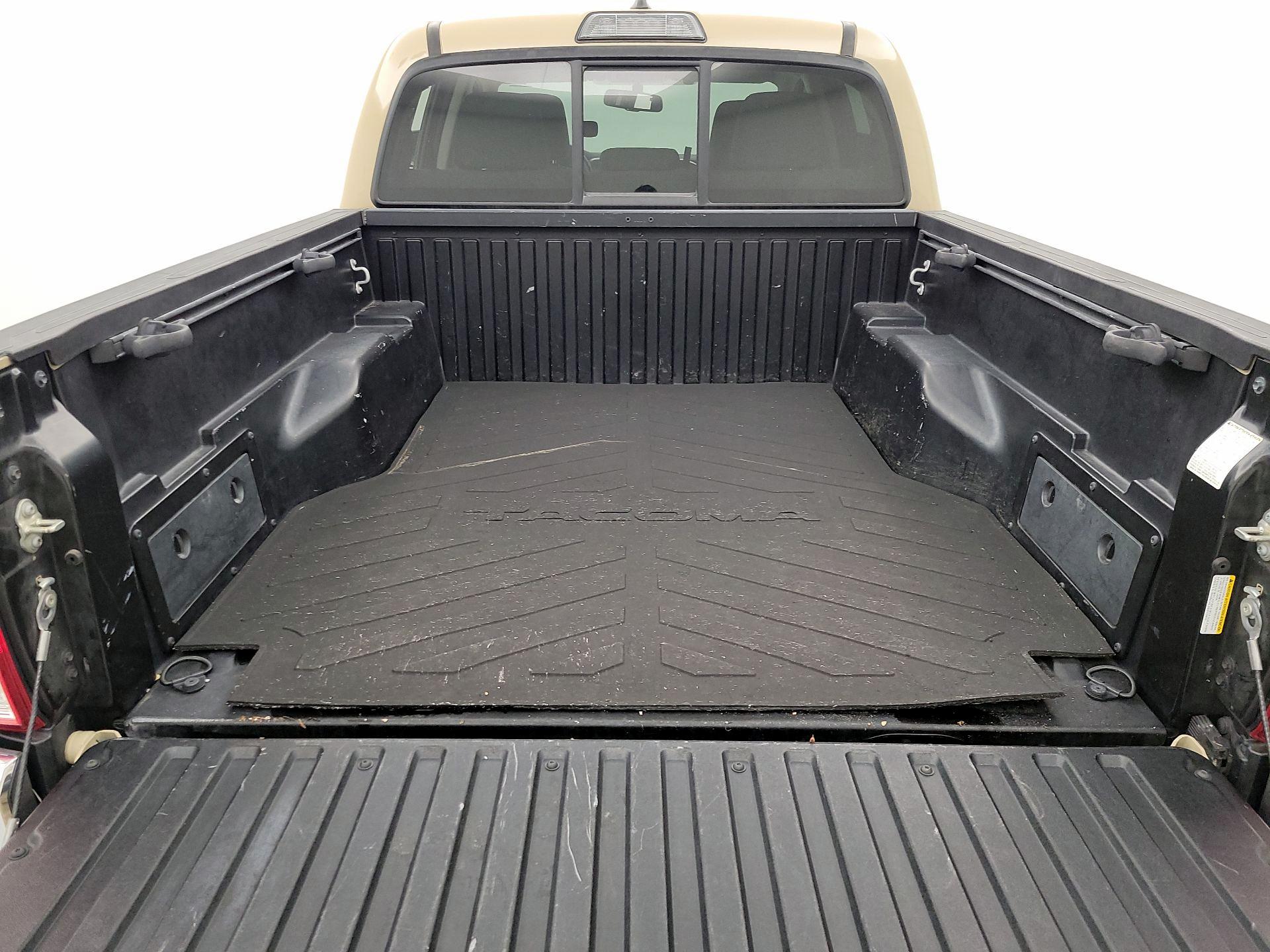 Thumbnail: 2017 Toyota Tacoma - 20