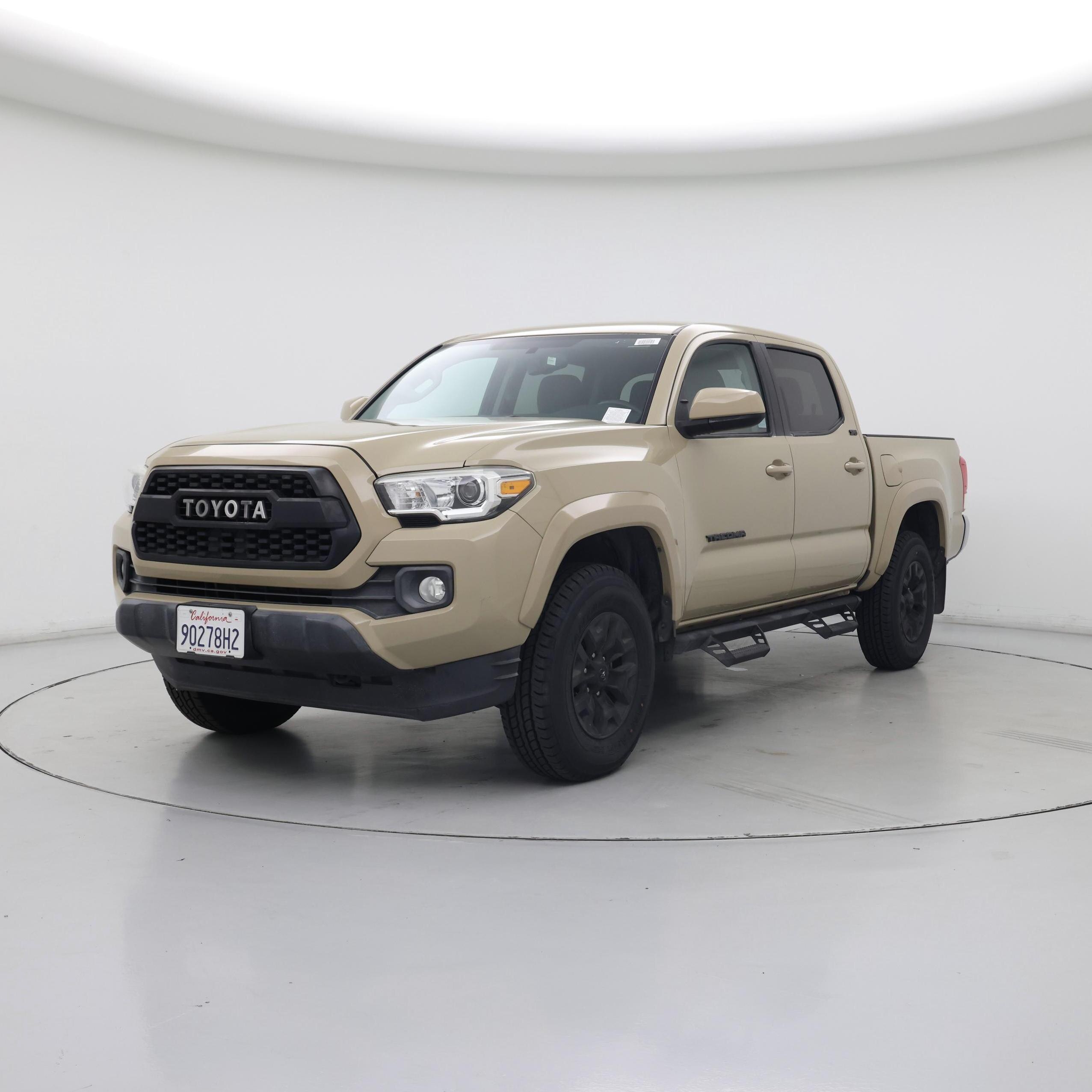 Thumbnail: 2017 Toyota Tacoma - 4