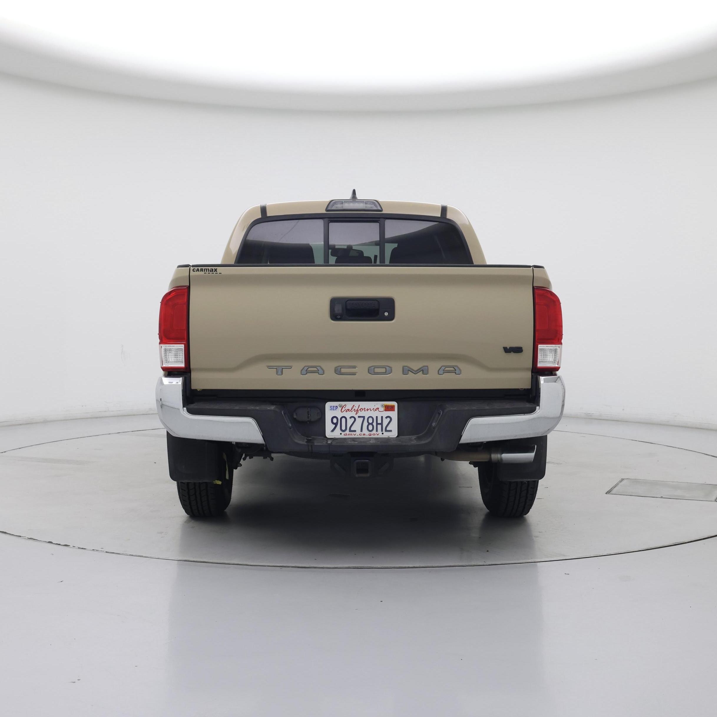 Thumbnail: 2017 Toyota Tacoma - 6