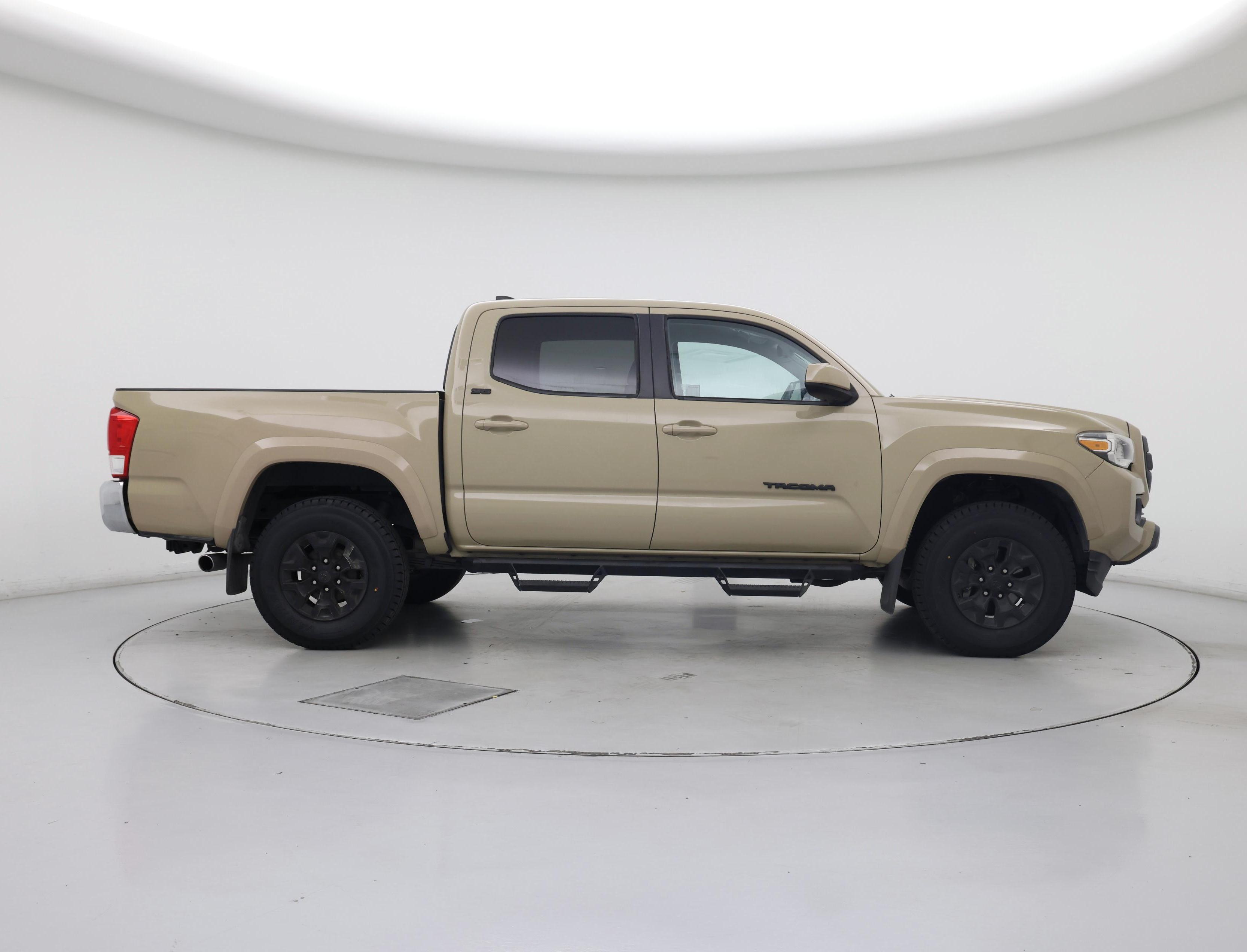 Thumbnail: 2017 Toyota Tacoma - 7