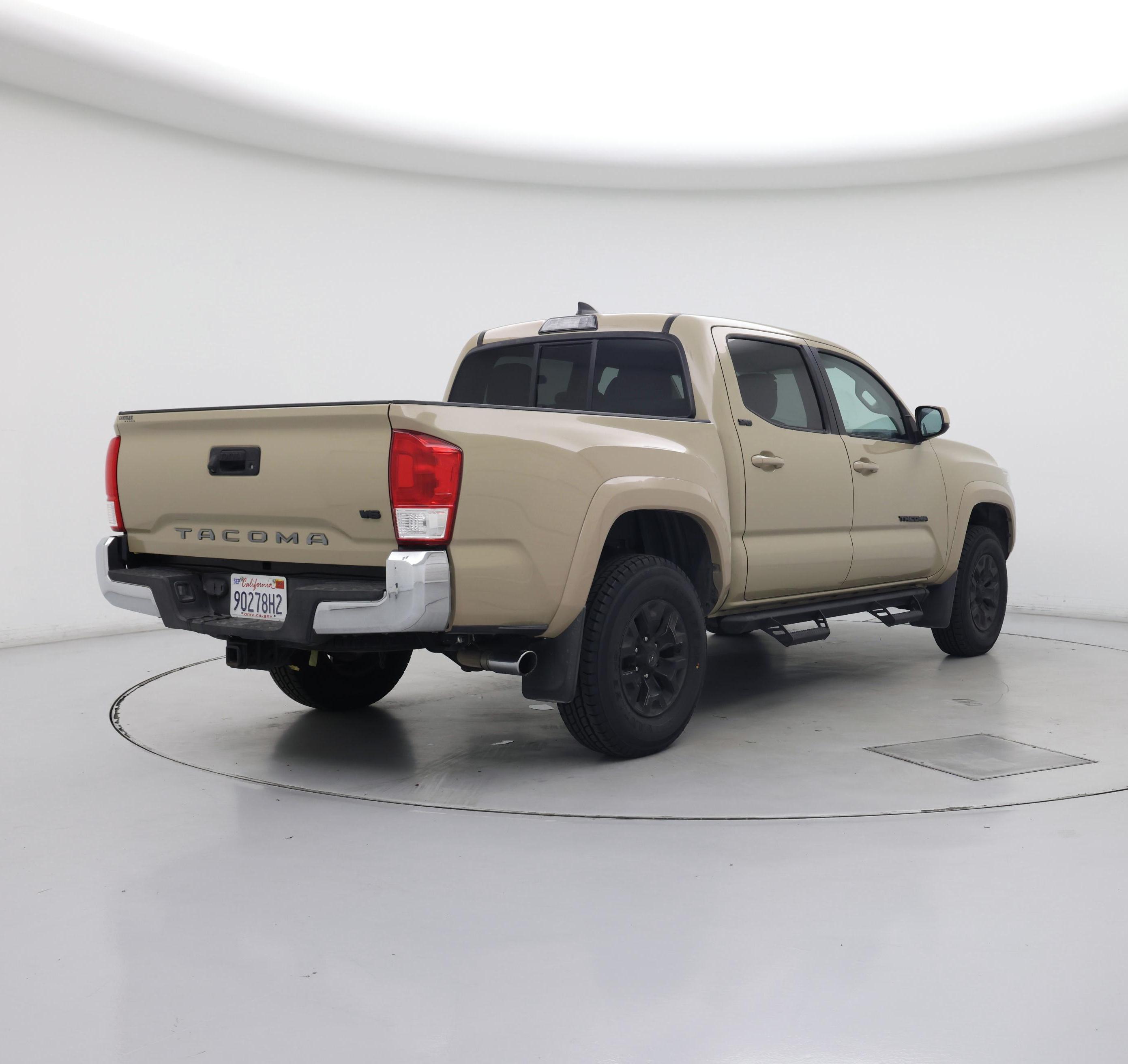 Thumbnail: 2017 Toyota Tacoma - 8