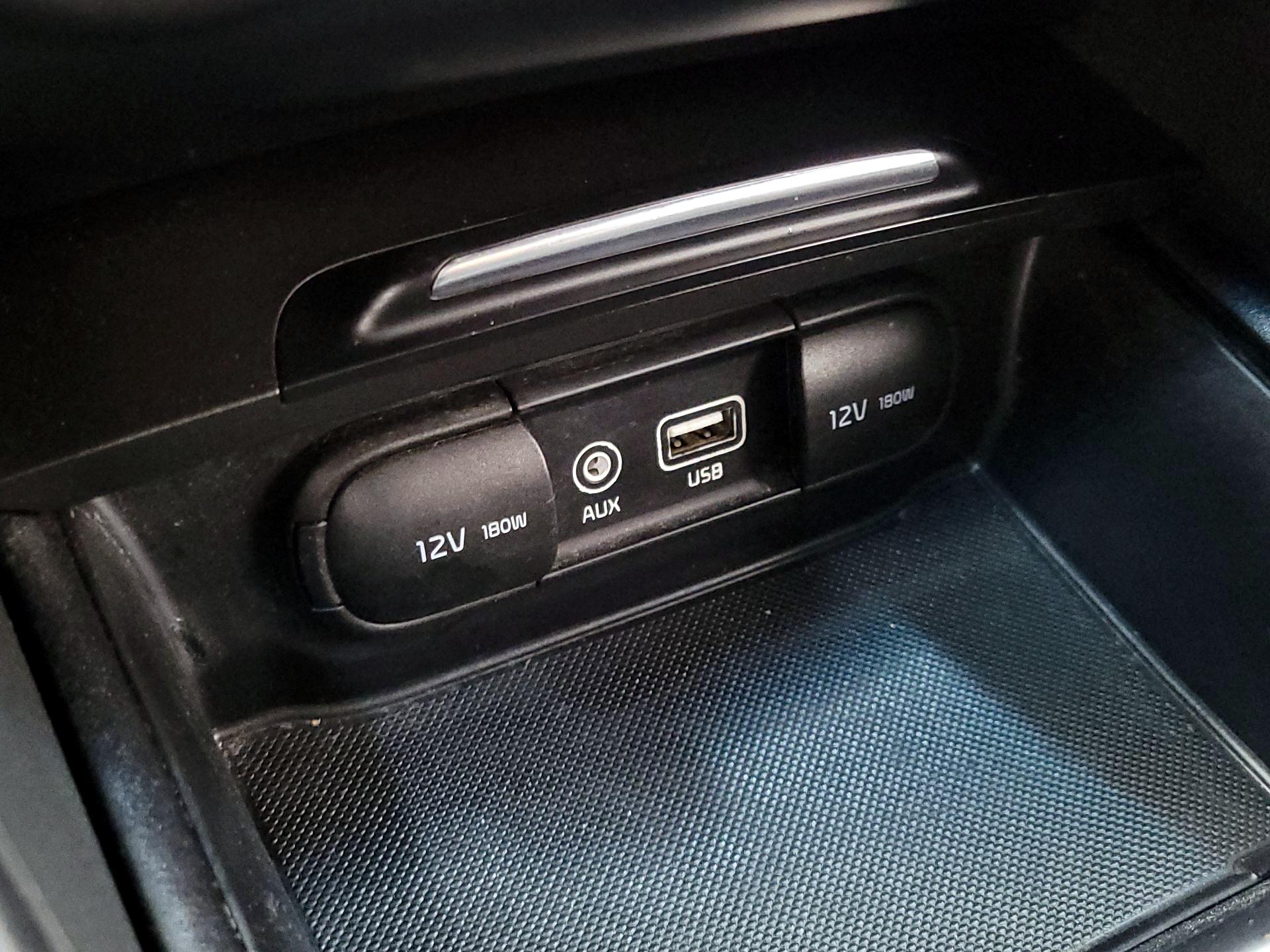 Thumbnail: 2018 Kia Optima - 18