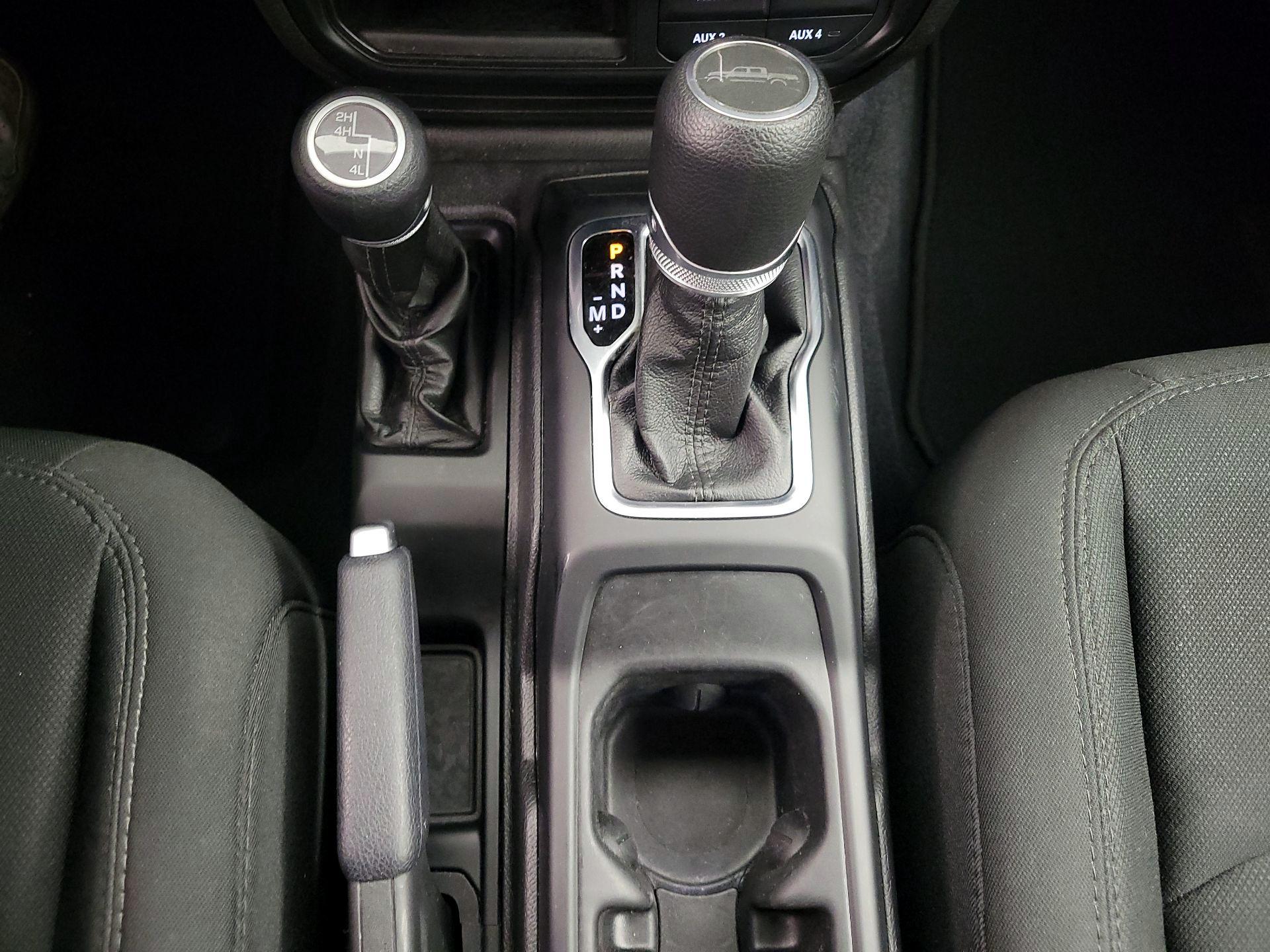 Thumbnail: 2021 Jeep Gladiator - 17