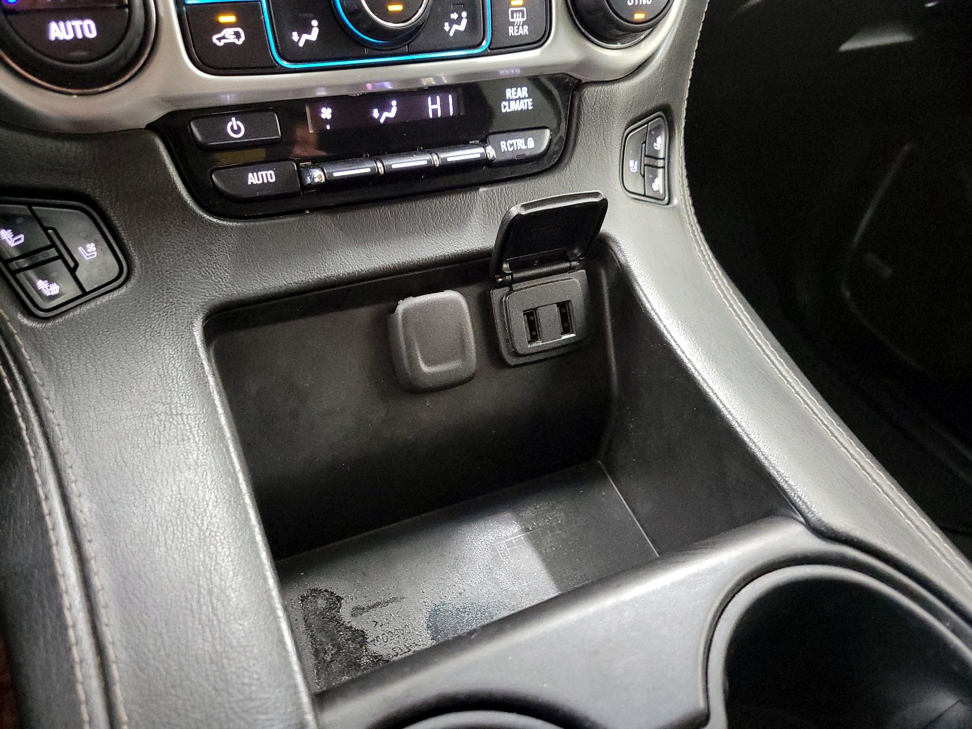 Thumbnail: 2017 GMC Yukon XL - 19