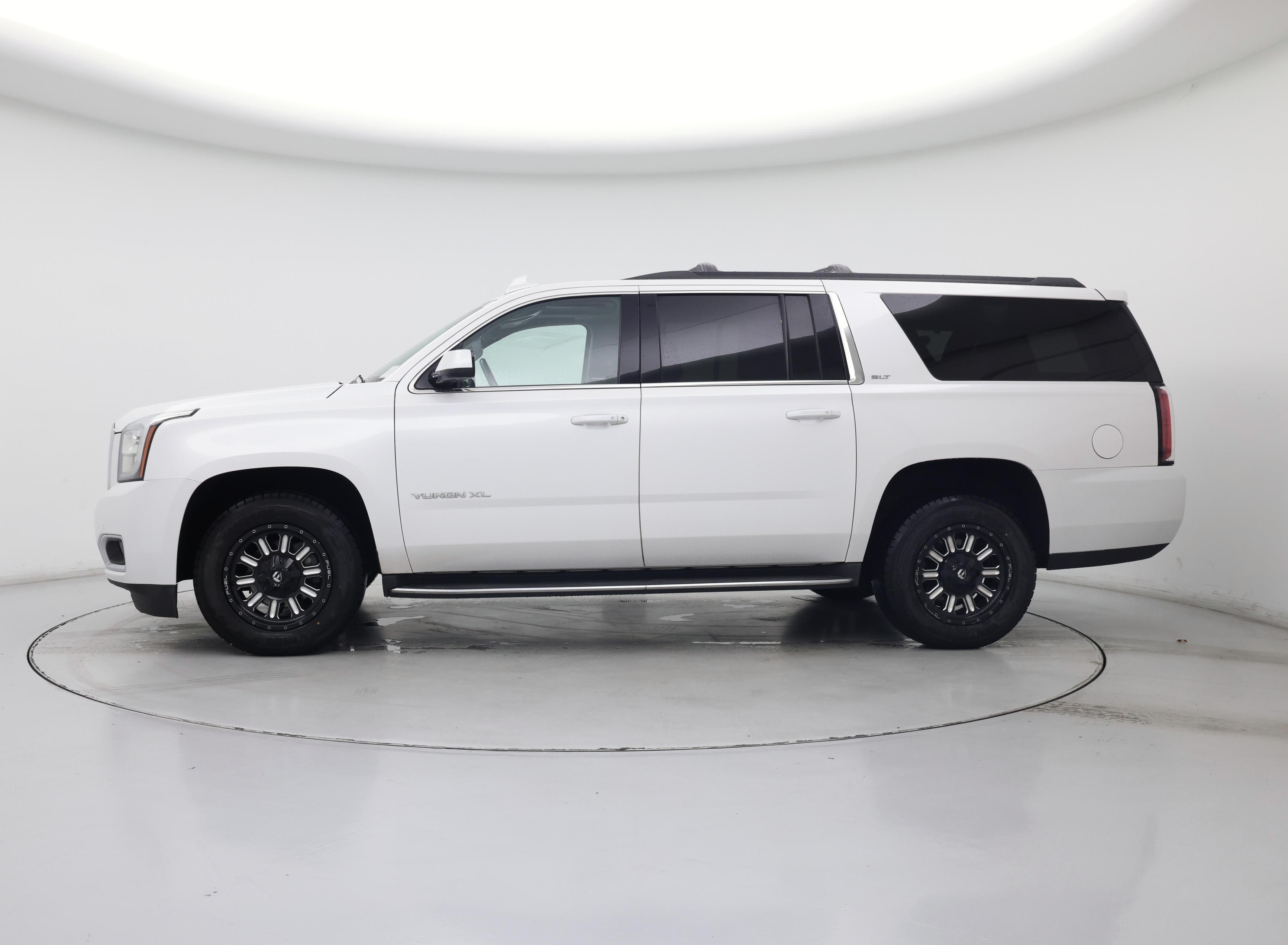 Thumbnail: 2017 GMC Yukon XL - 3