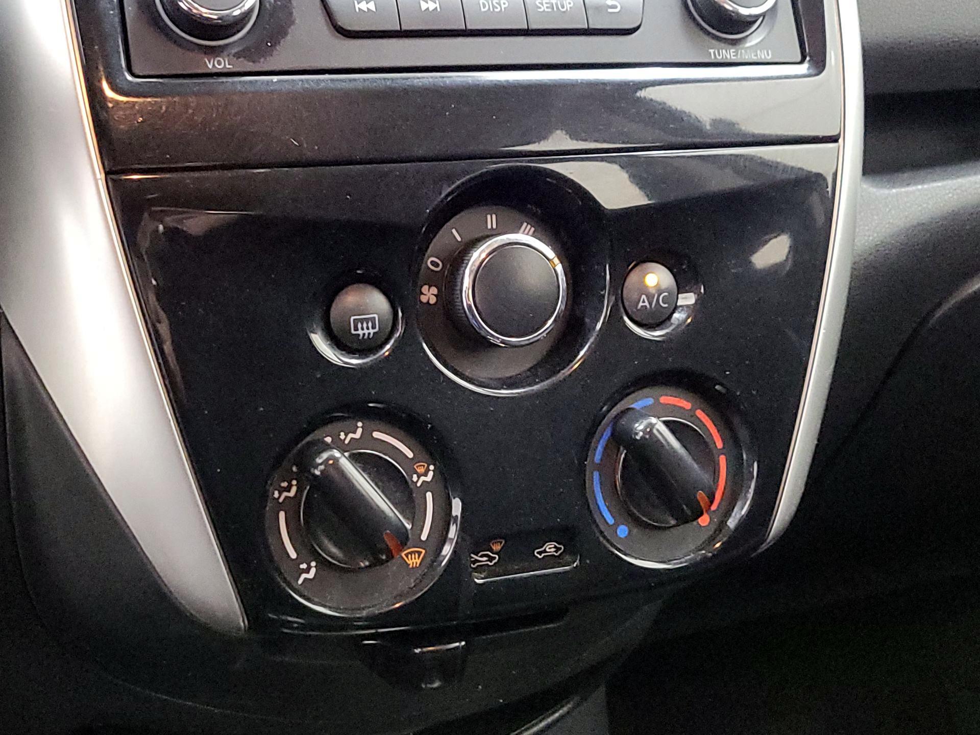 Thumbnail: 2015 Nissan Versa Note - 15