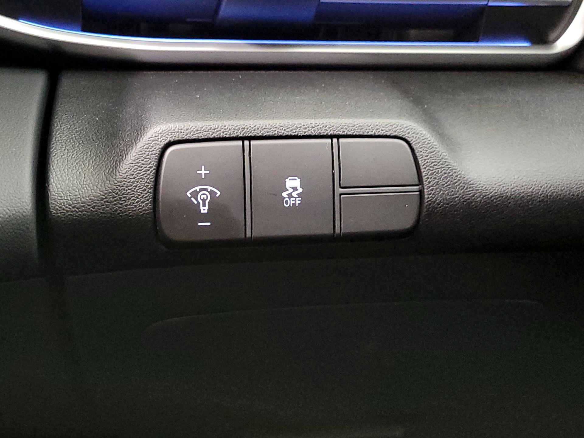 Thumbnail: 2024 Hyundai Elantra - 13