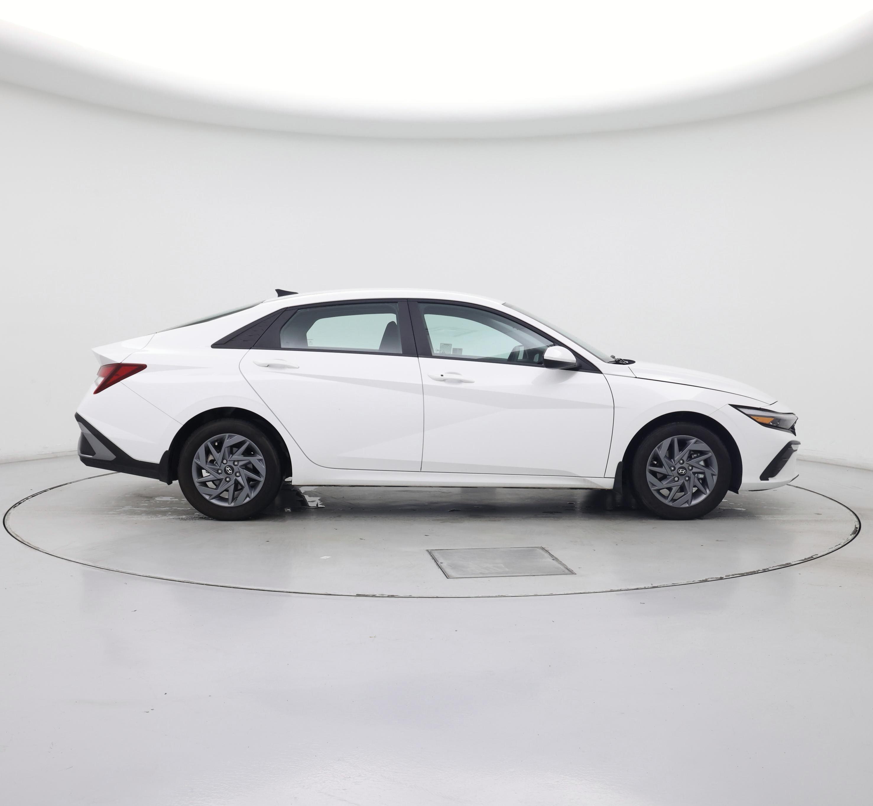 Thumbnail: 2024 Hyundai Elantra - 7