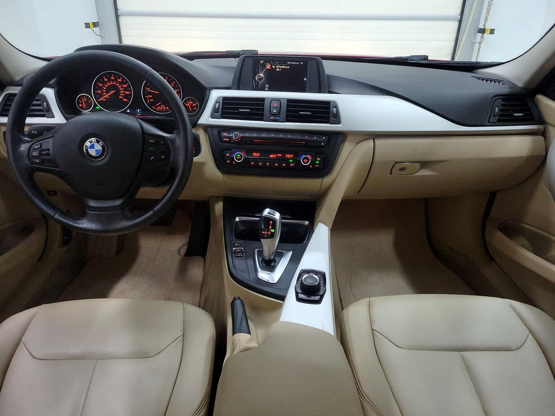 Thumbnail: 2015 BMW 3 Series - 9