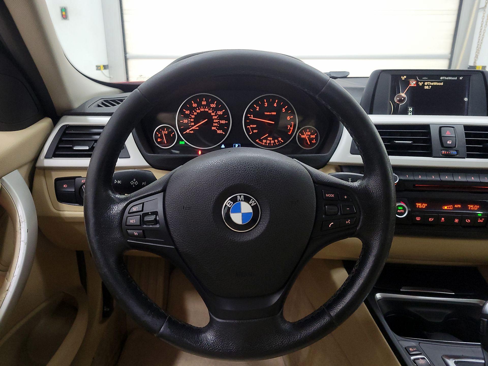 Thumbnail: 2015 BMW 3 Series - 10