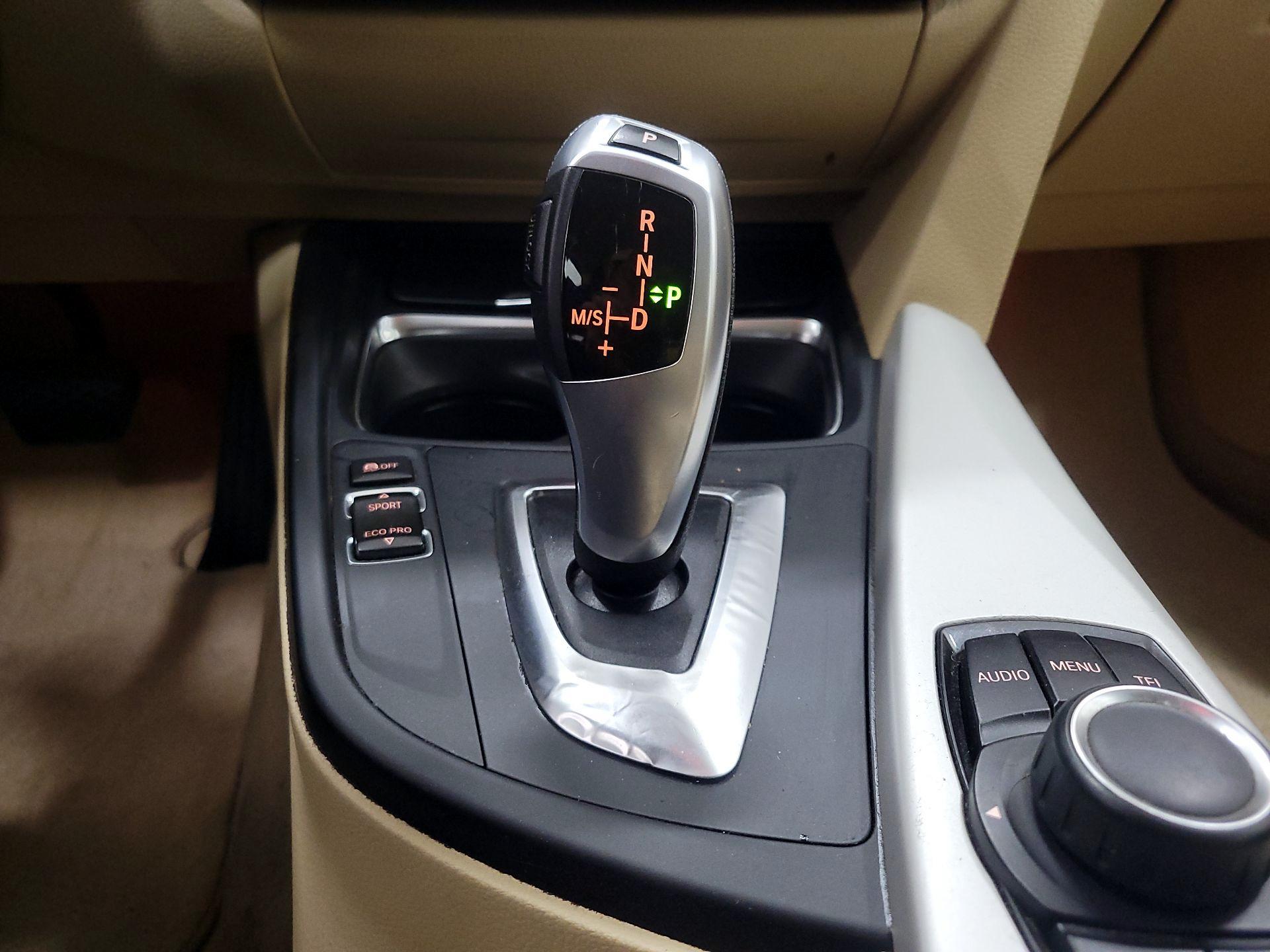 Thumbnail: 2015 BMW 3 Series - 16