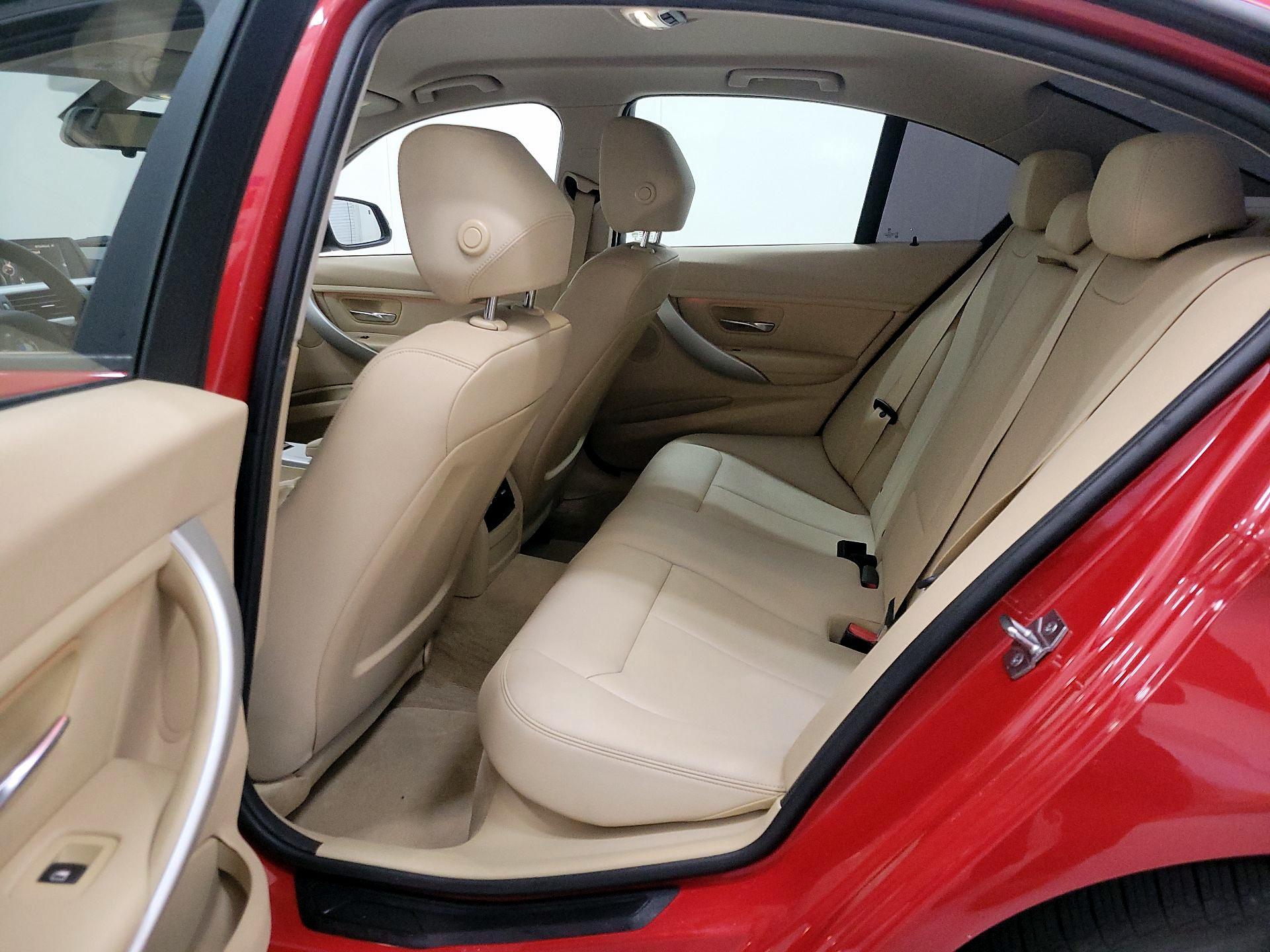 Thumbnail: 2015 BMW 3 Series - 17