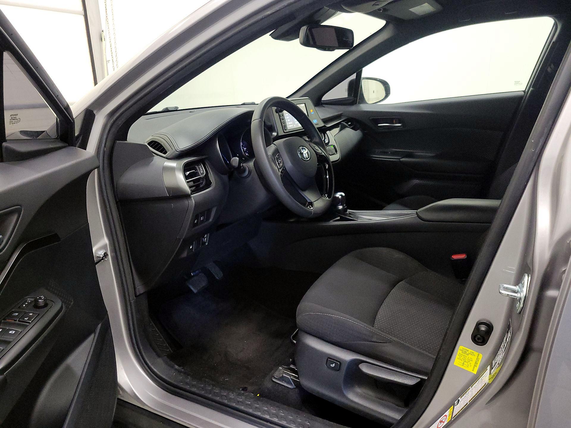 Thumbnail: 2018 Toyota C-HR - 11