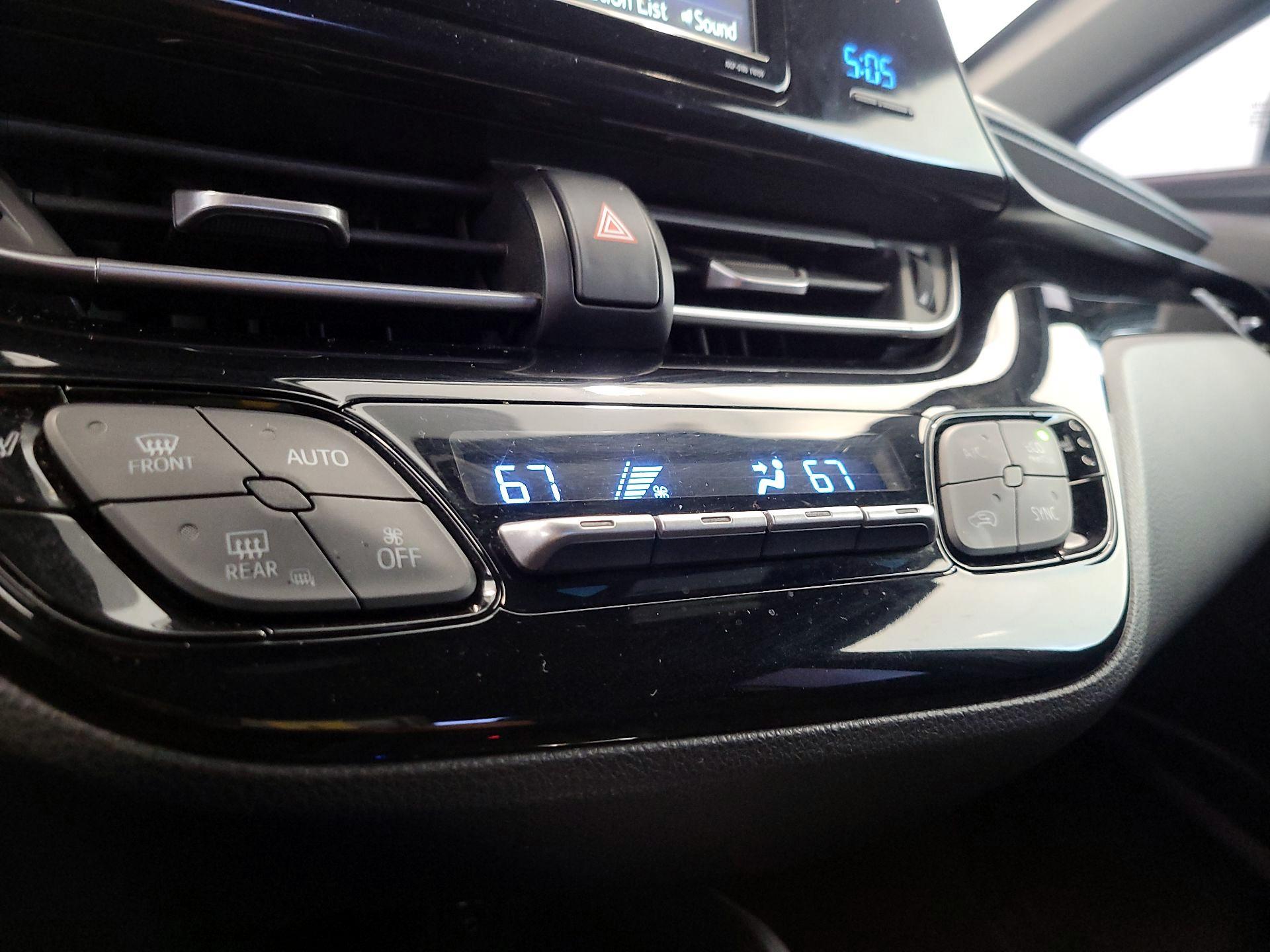 Thumbnail: 2018 Toyota C-HR - 15