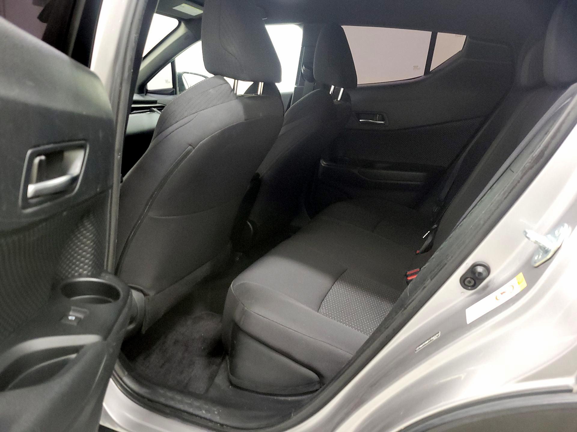 Thumbnail: 2018 Toyota C-HR - 18