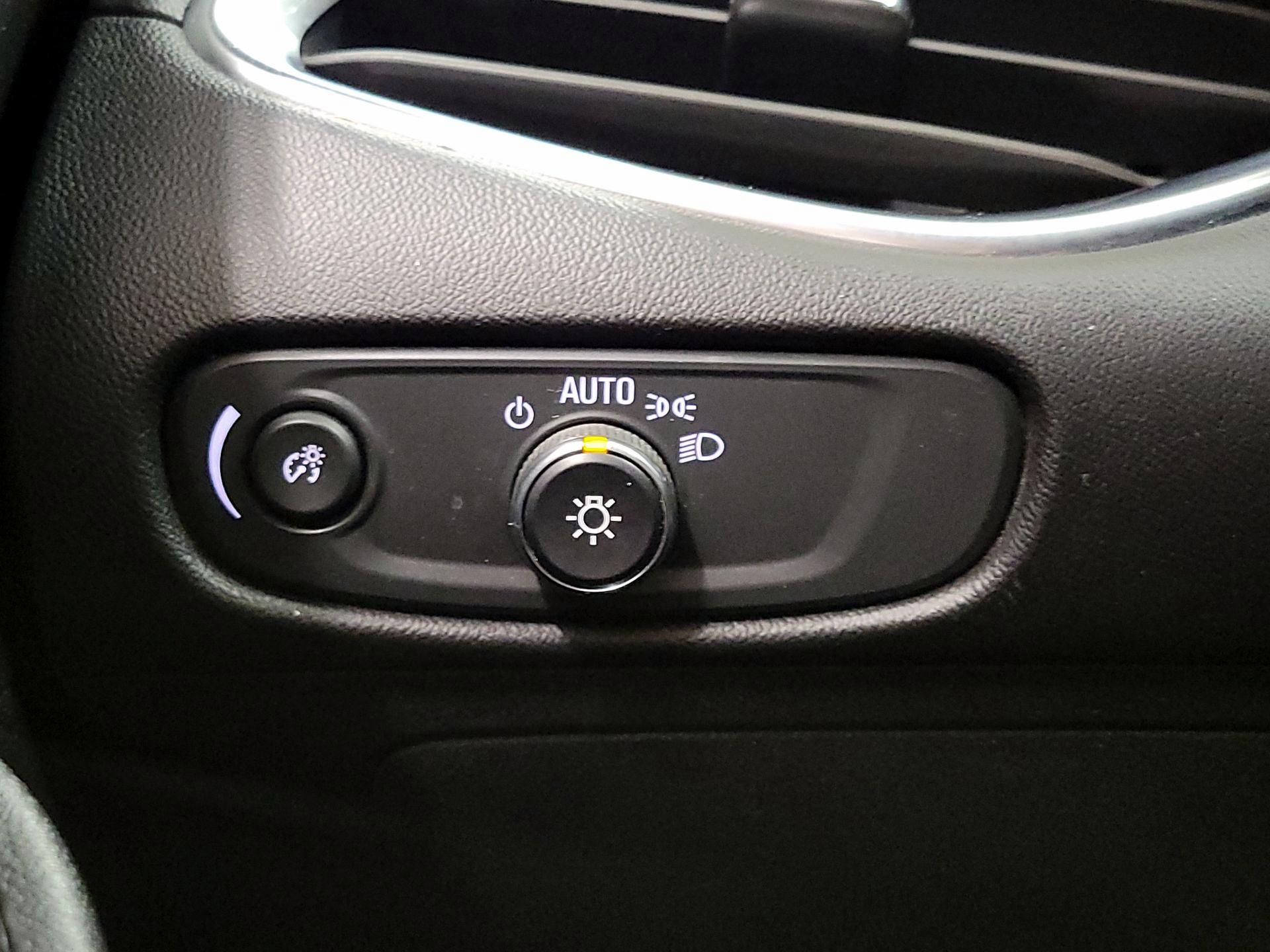 Thumbnail: 2020 Chevrolet Malibu - 13