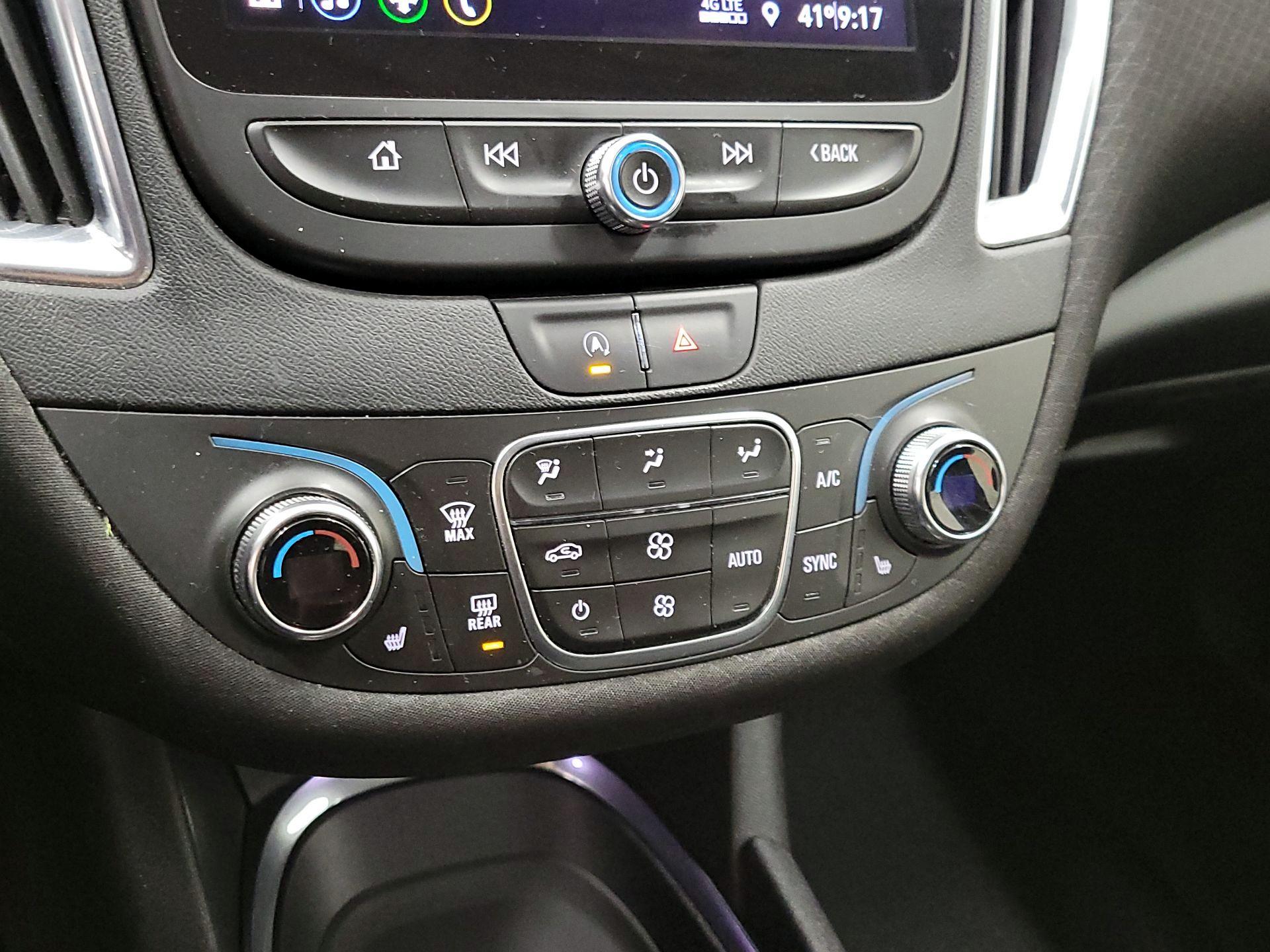 Thumbnail: 2020 Chevrolet Malibu - 16