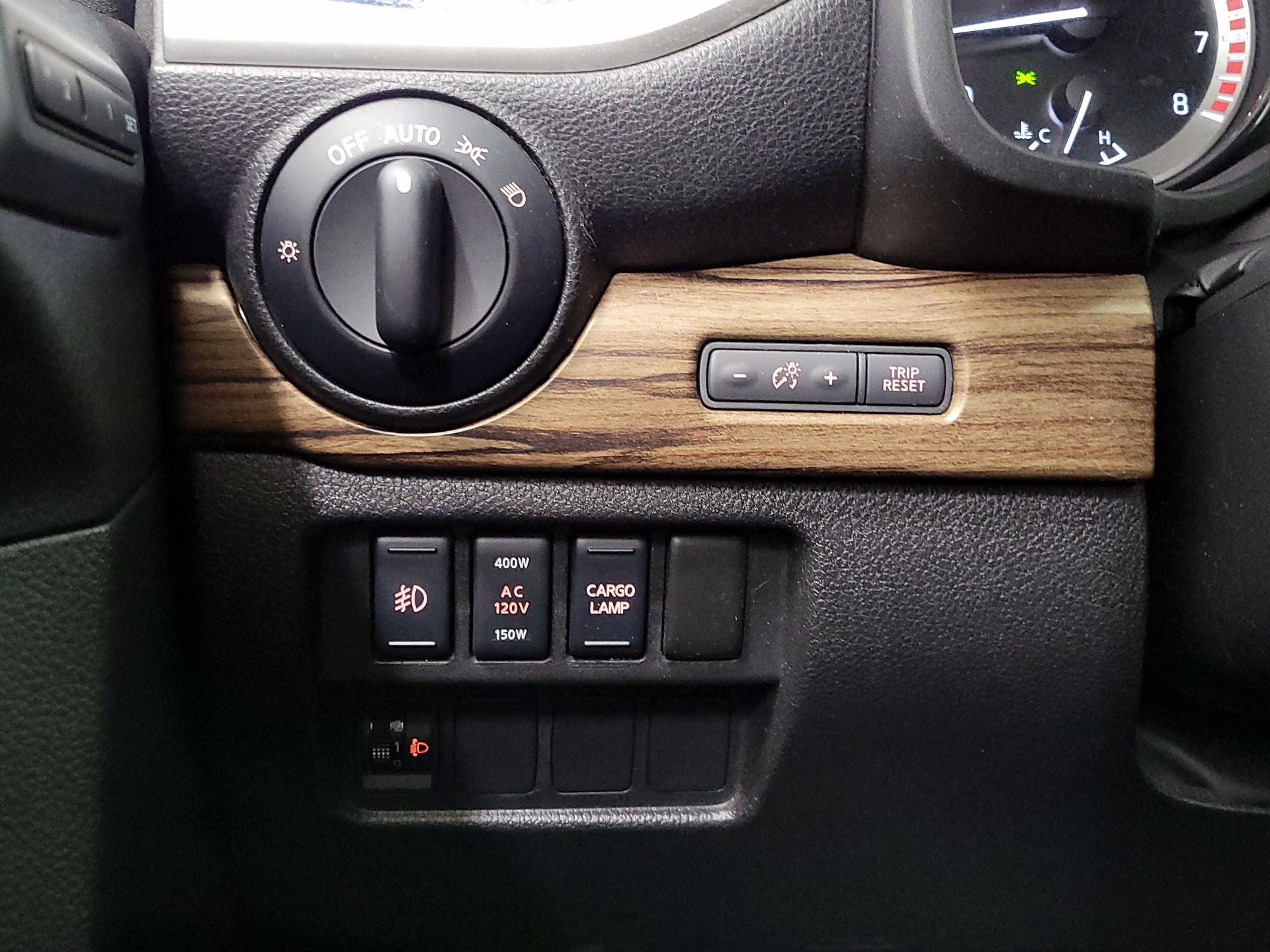 Thumbnail: 2017 Nissan Titan - 13