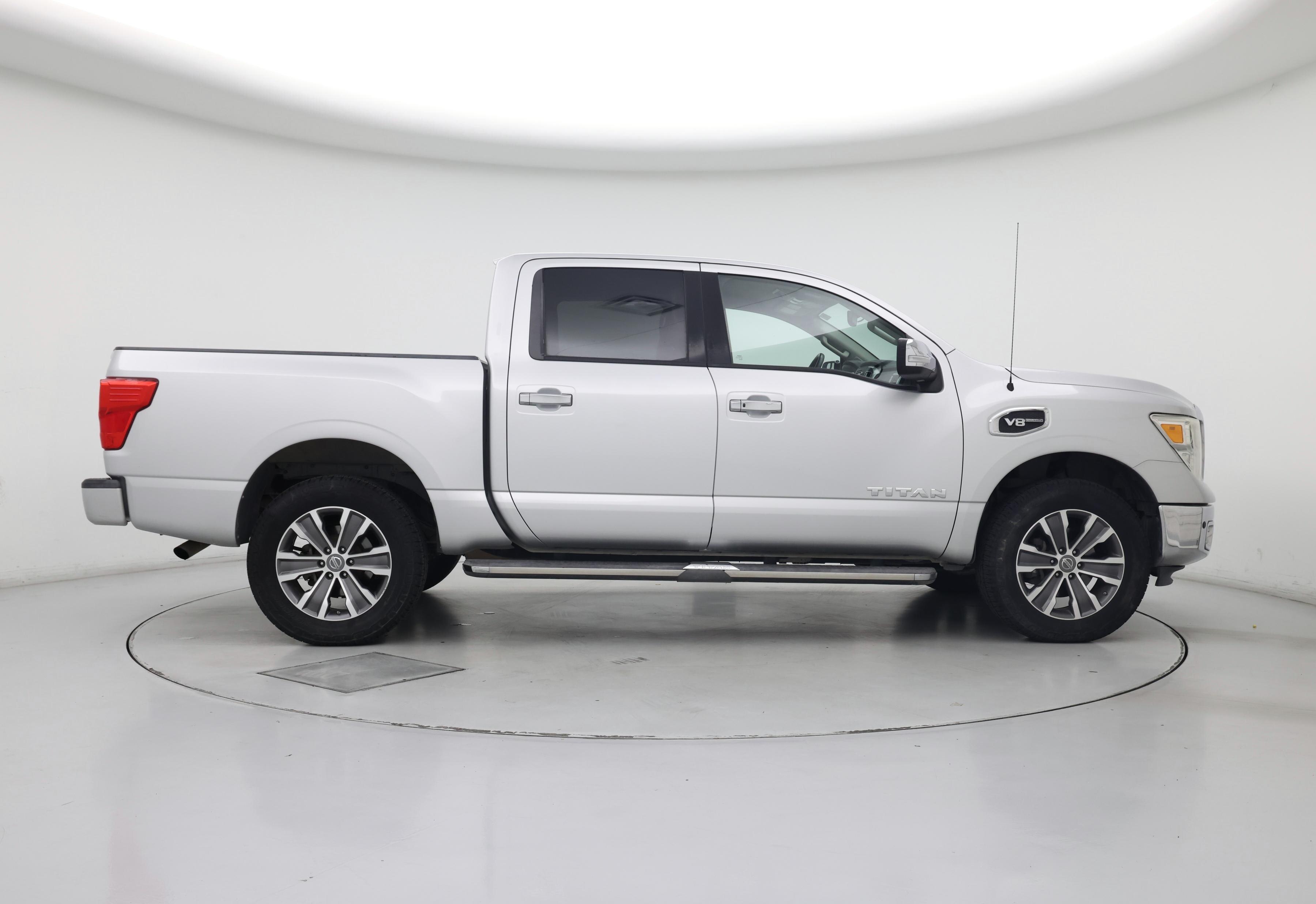 Thumbnail: 2017 Nissan Titan - 7