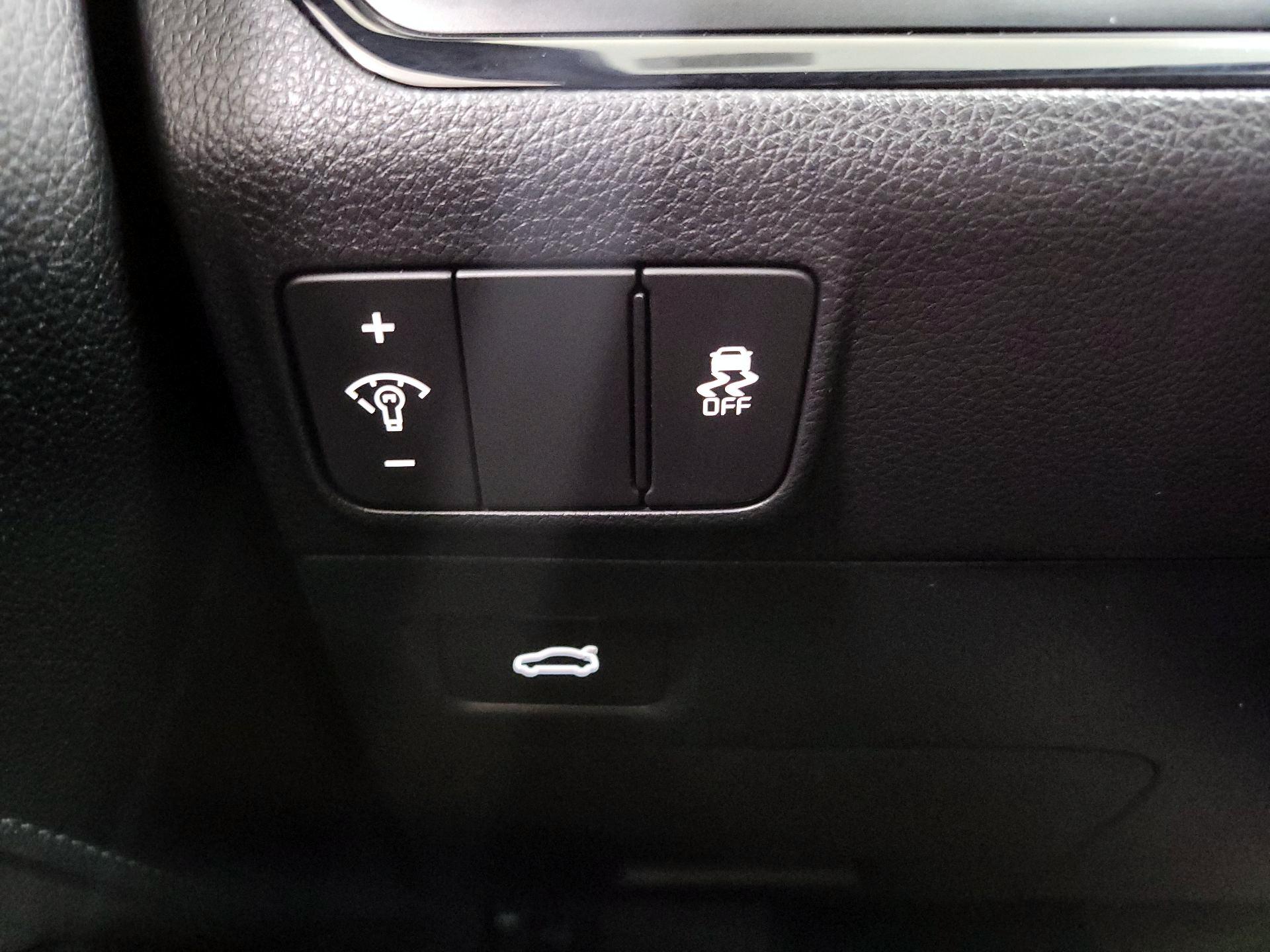 Thumbnail: 2025 Kia K5 - 13