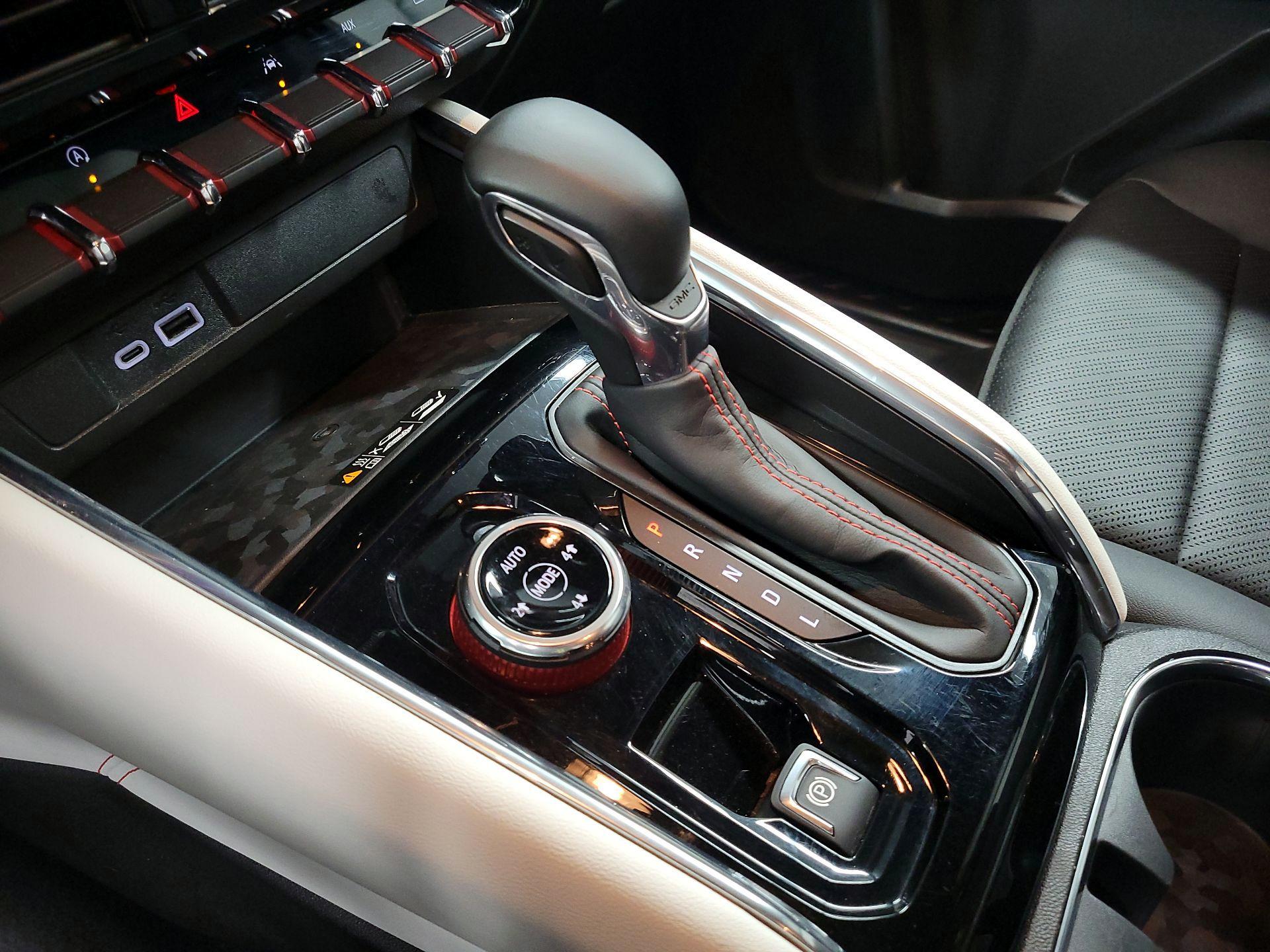 Thumbnail: 2024 GMC Canyon - 18