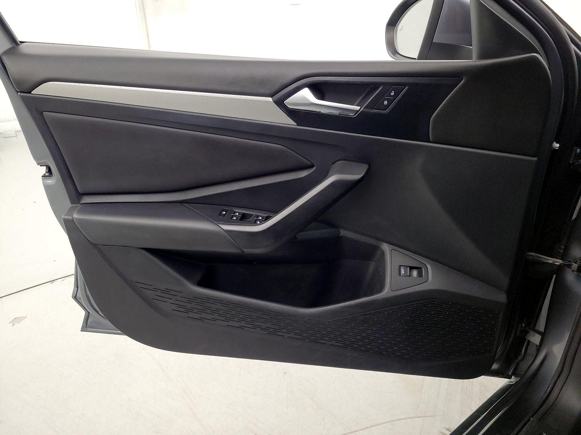 Thumbnail: 2019 Volkswagen Jetta - 12