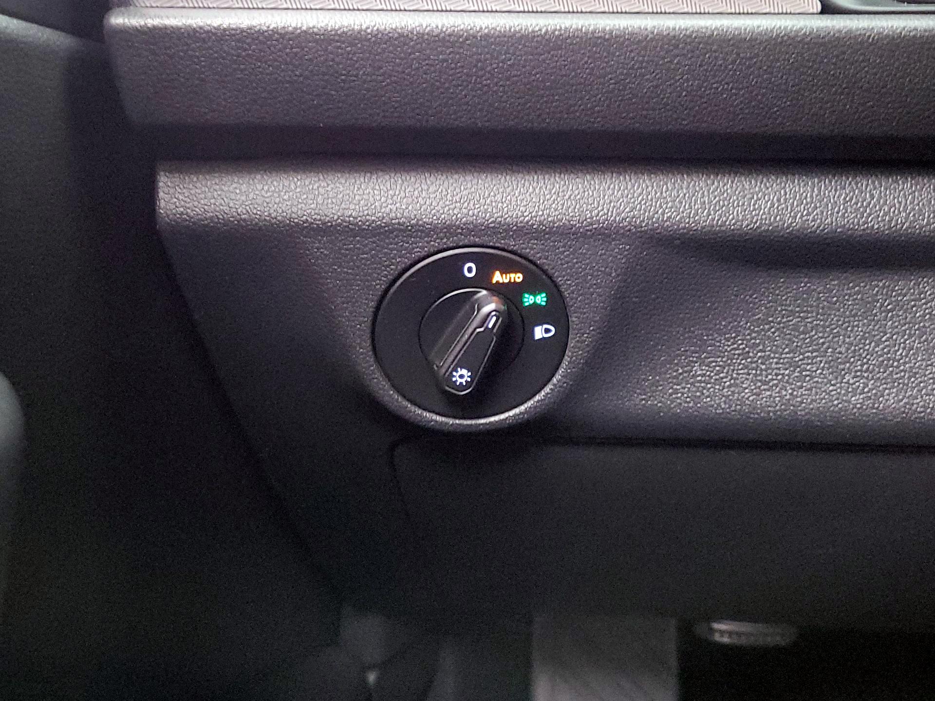 Thumbnail: 2019 Volkswagen Jetta - 13