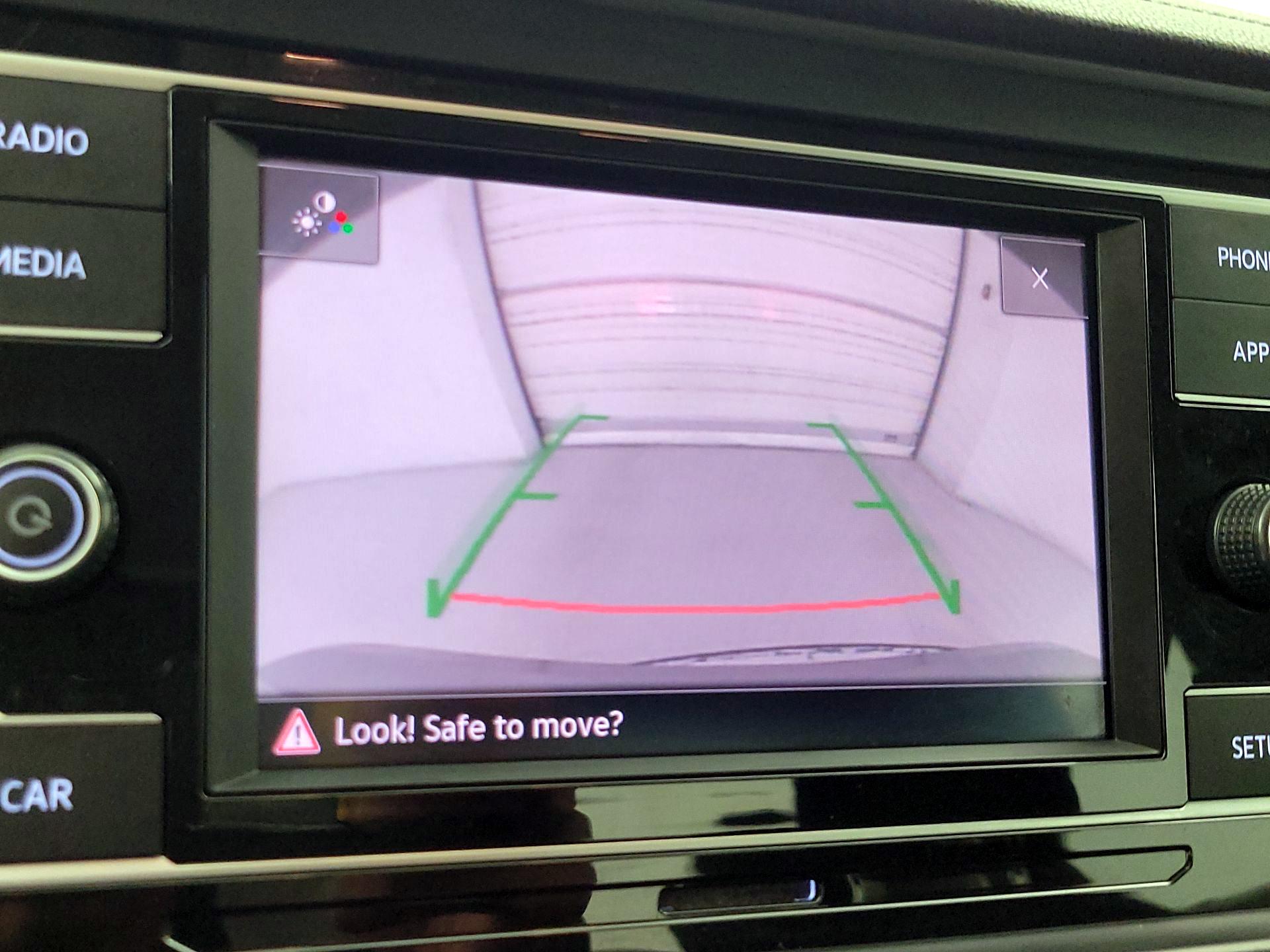 Thumbnail: 2019 Volkswagen Jetta - 14