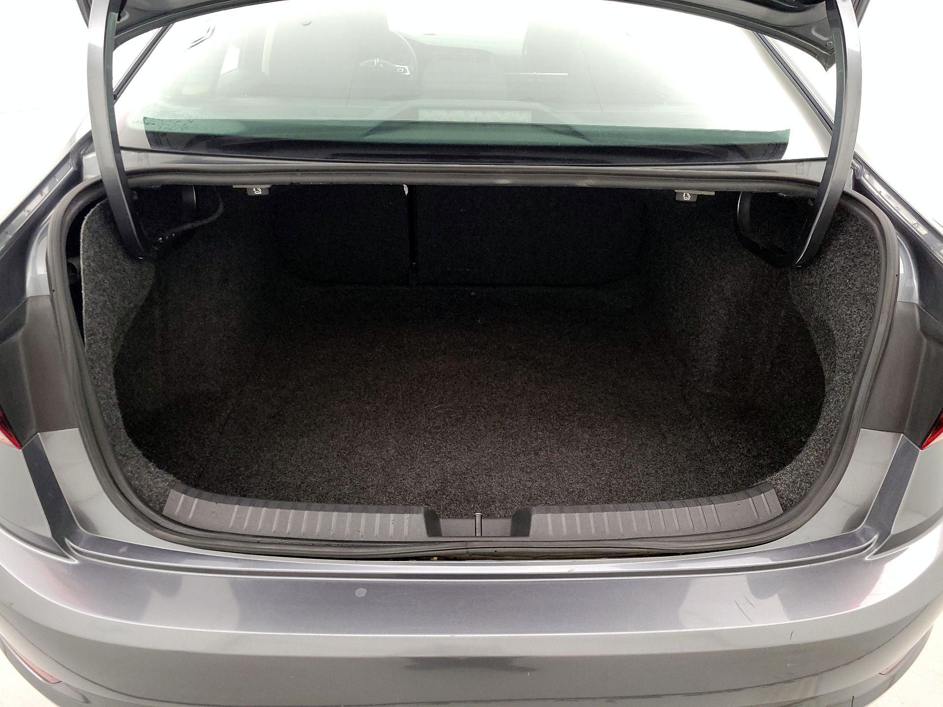 Thumbnail: 2019 Volkswagen Jetta - 20