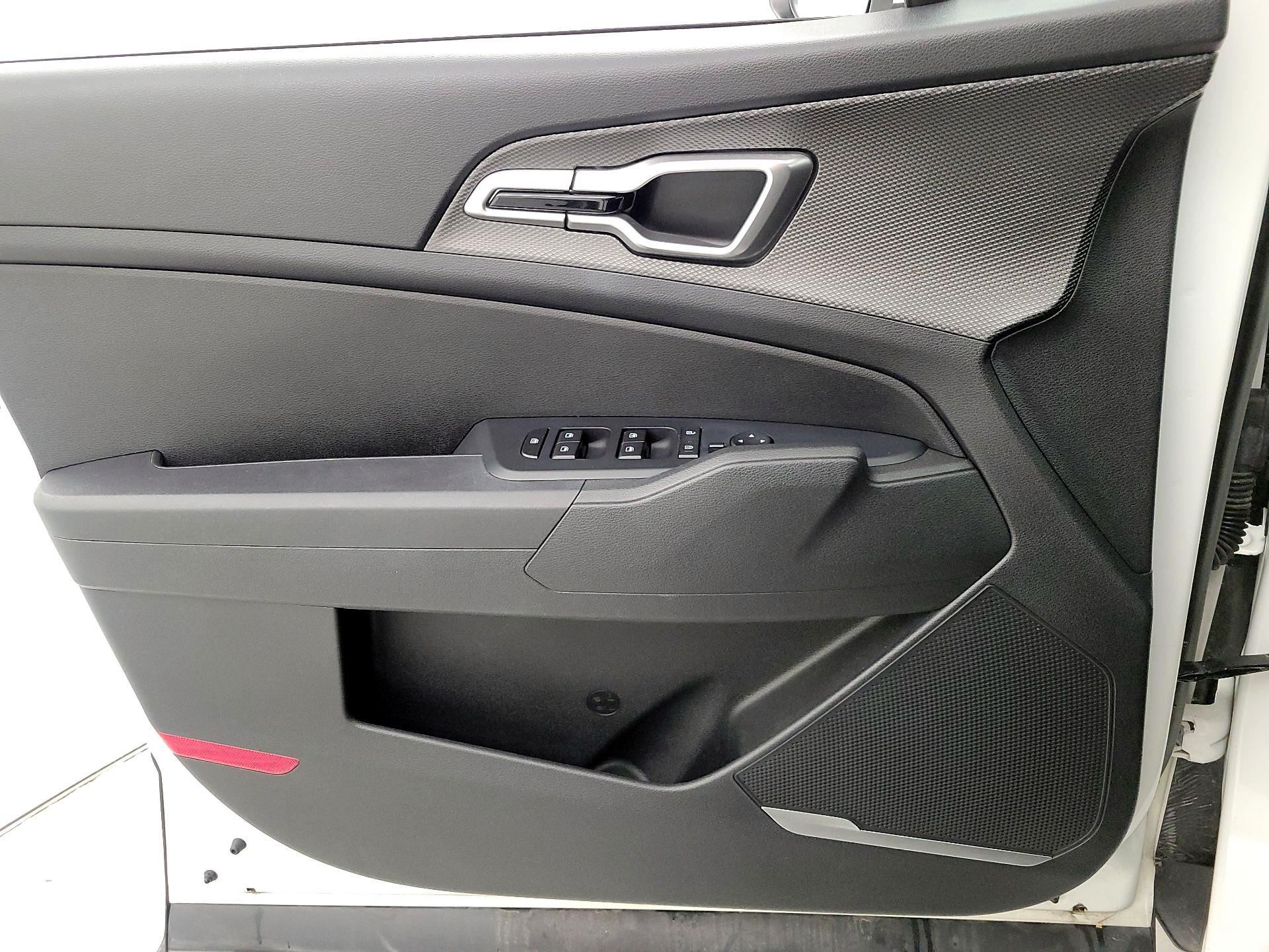 Thumbnail: 2023 Kia Sportage - 12