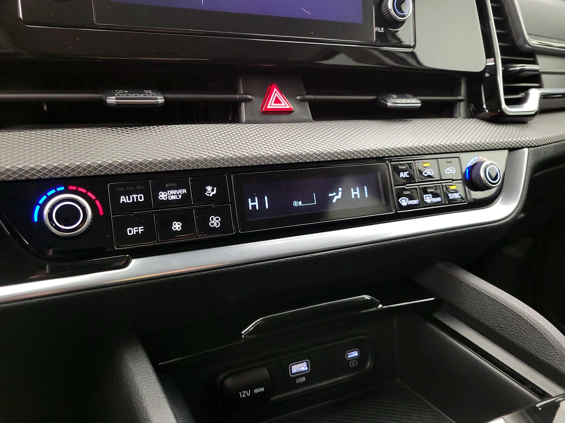 Thumbnail: 2023 Kia Sportage - 16