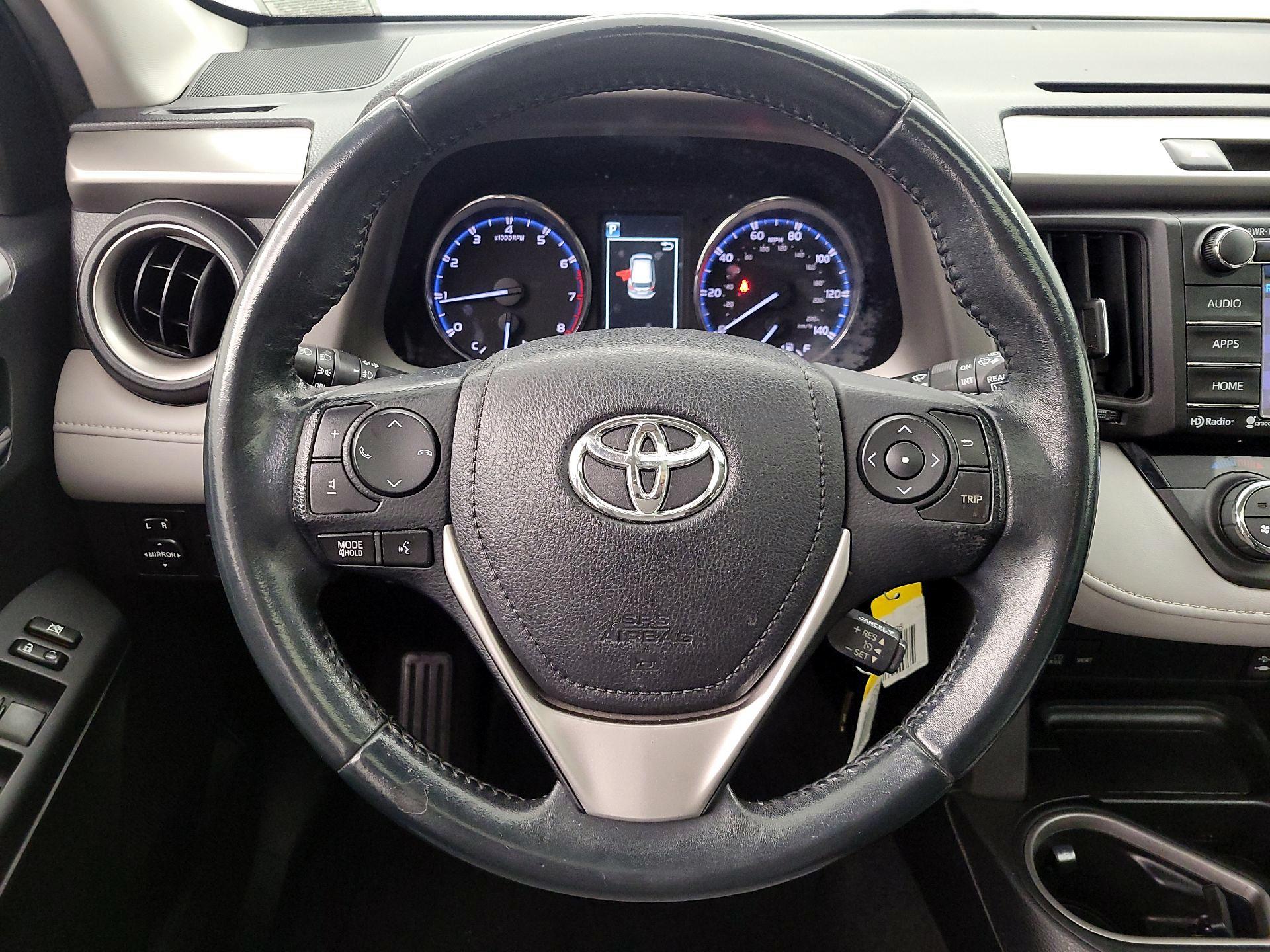 Thumbnail: 2016 Toyota RAV4 - 10