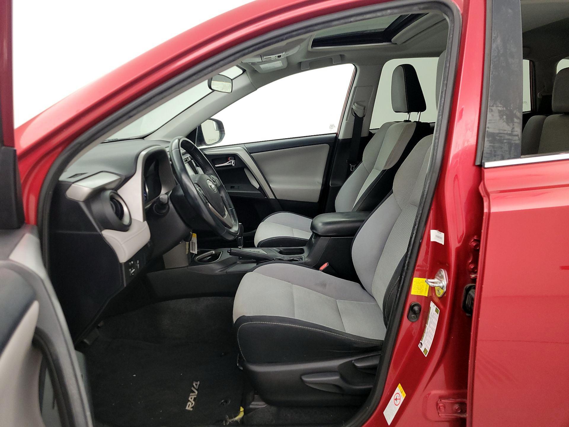 Thumbnail: 2016 Toyota RAV4 - 11