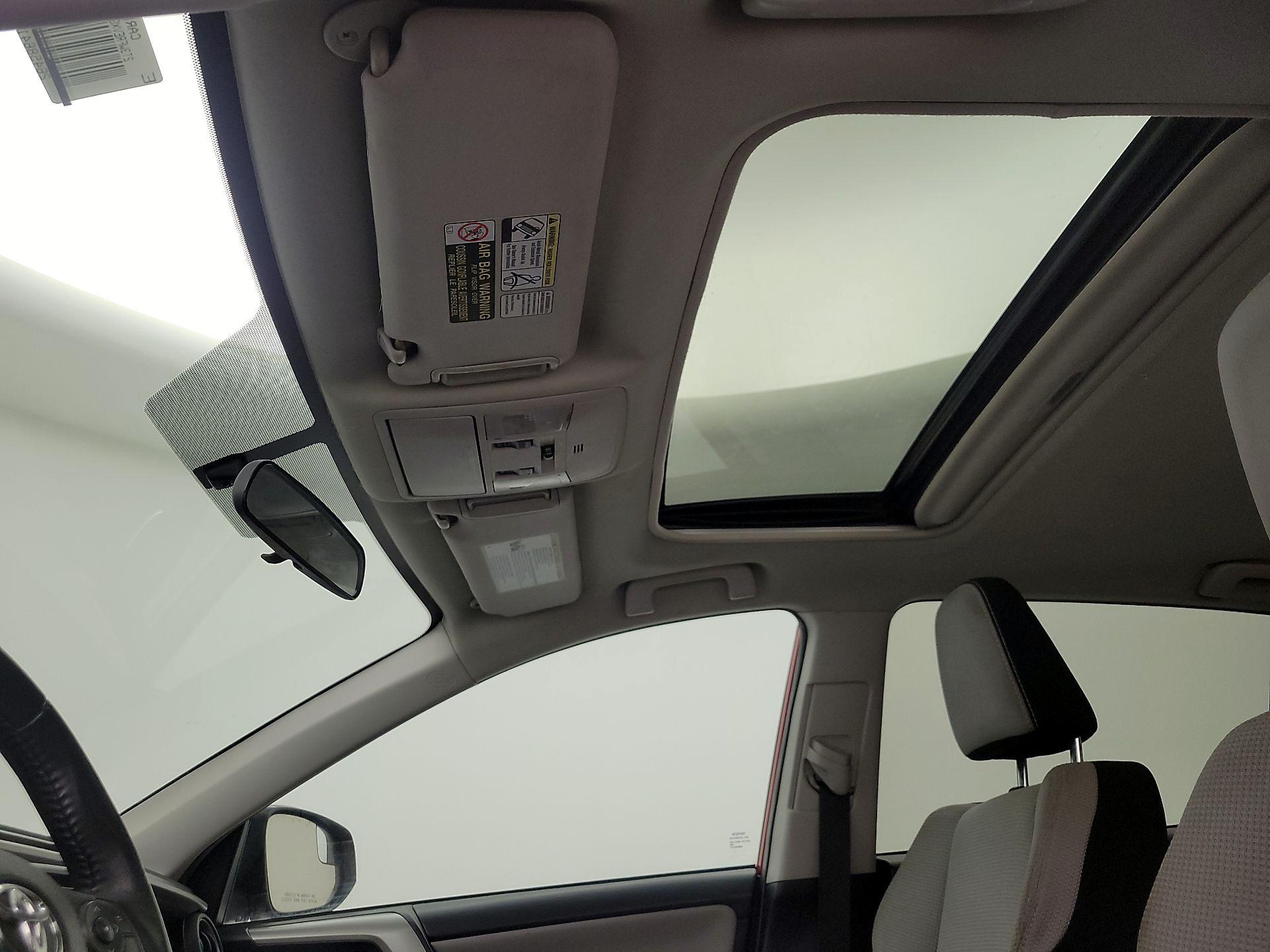 Thumbnail: 2016 Toyota RAV4 - 18