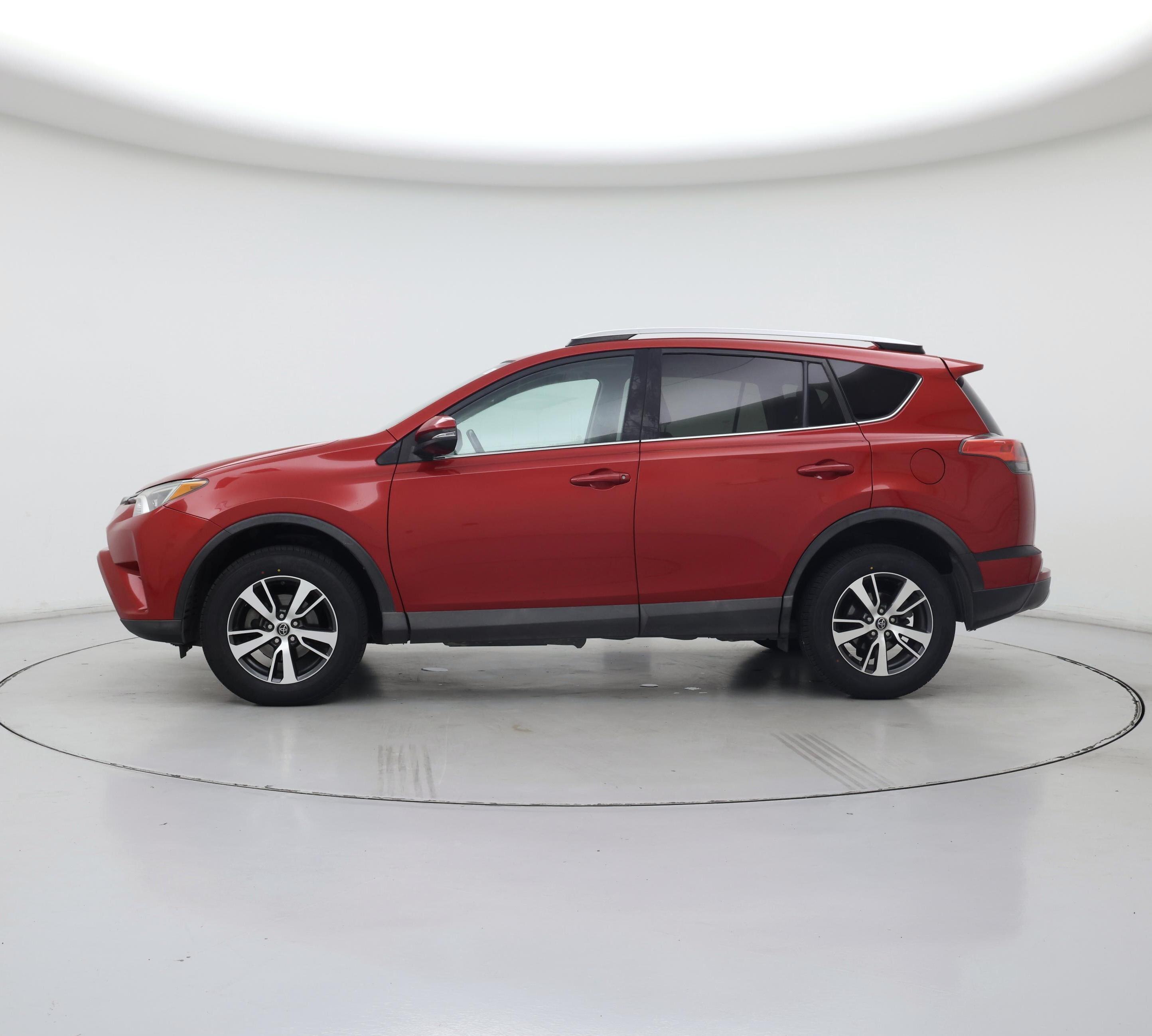 Thumbnail: 2016 Toyota RAV4 - 3