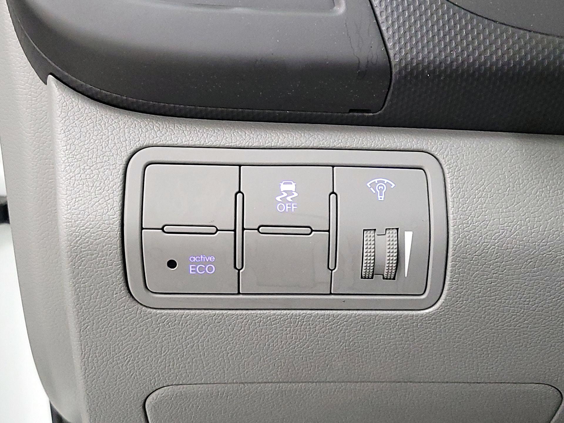 Thumbnail: 2014 Hyundai Accent - 13