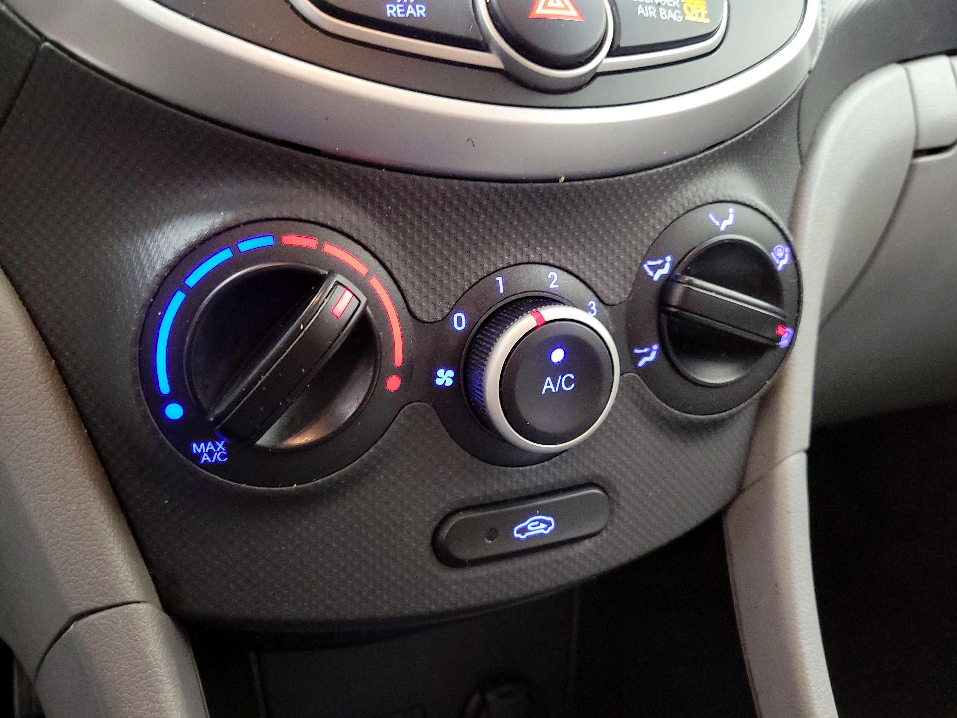 Thumbnail: 2014 Hyundai Accent - 15