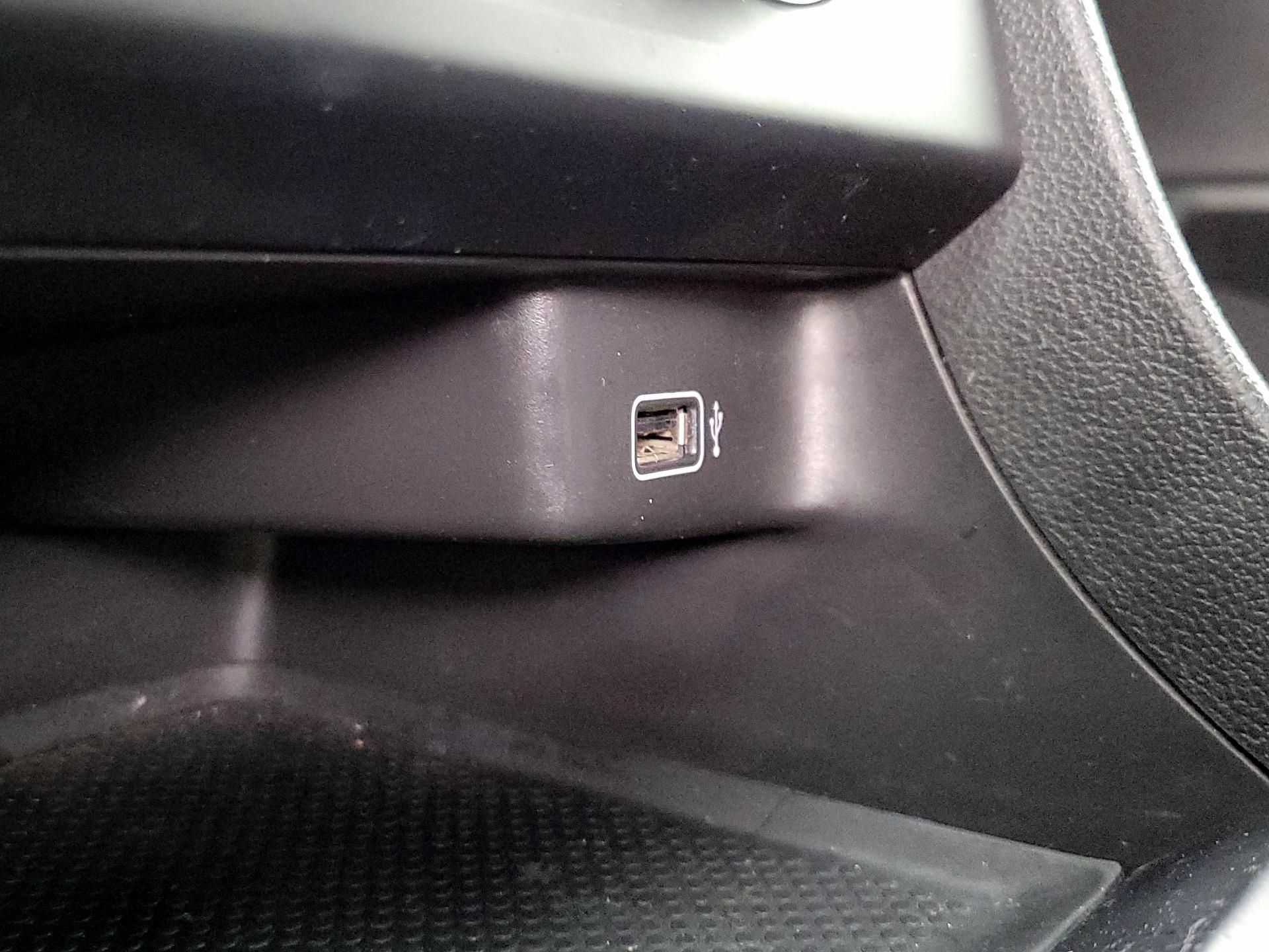 Thumbnail: 2019 Volkswagen Jetta - 18