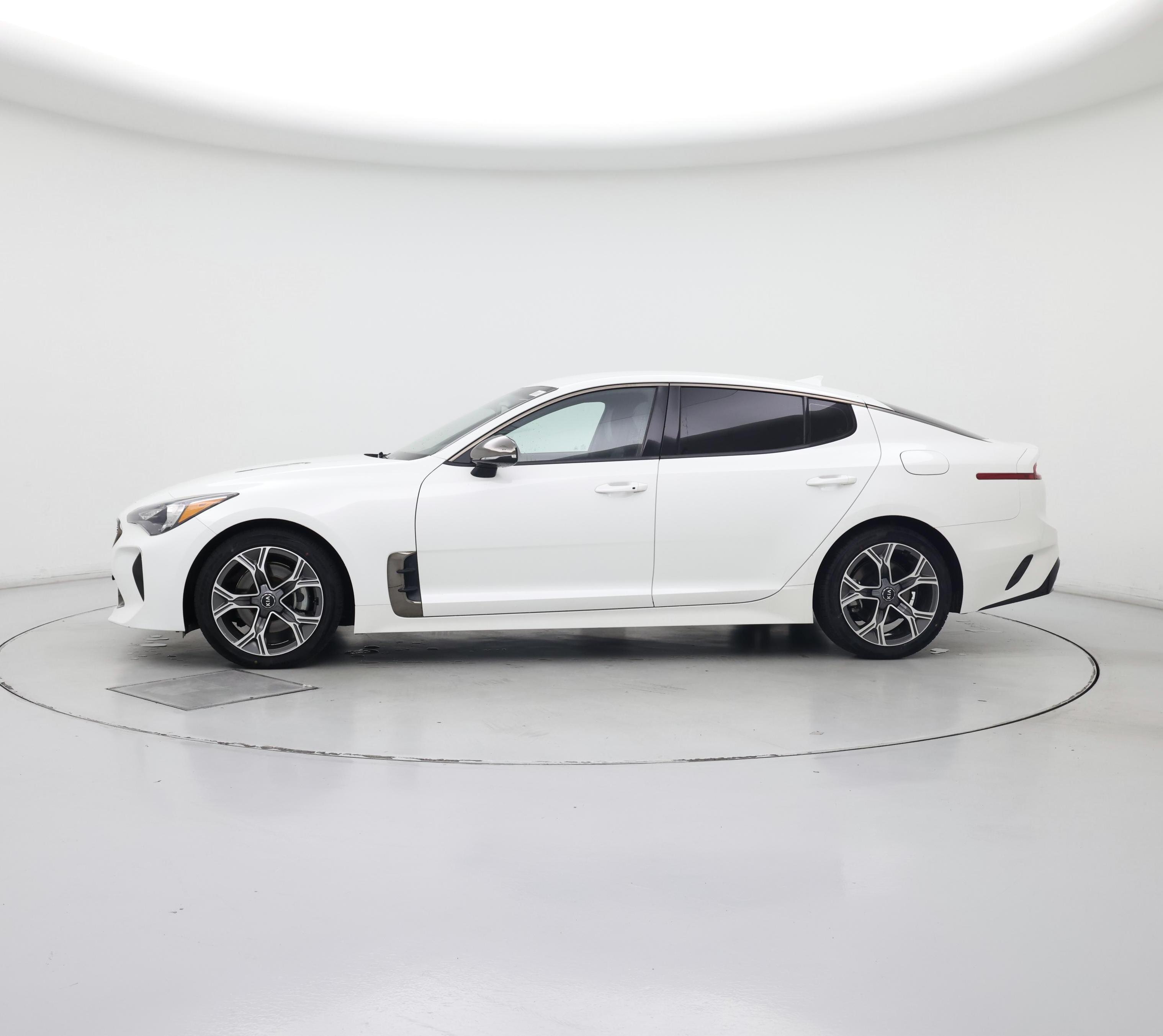 Thumbnail: 2020 Kia Stinger - 3