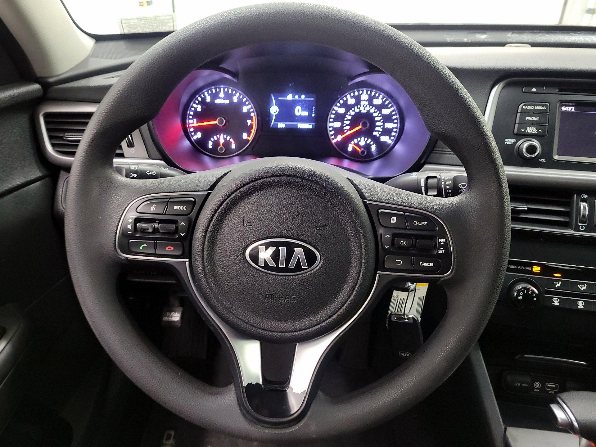 Thumbnail: 2016 Kia Optima - 10