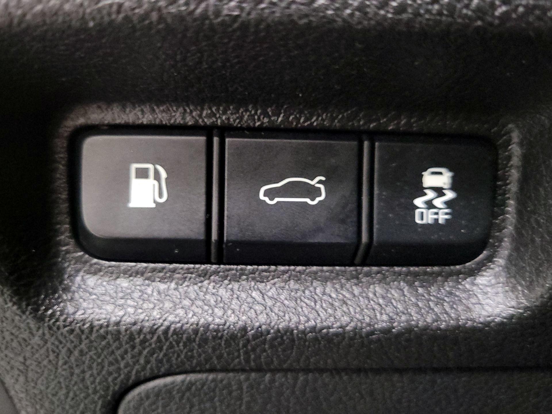 Thumbnail: 2016 Kia Optima - 13