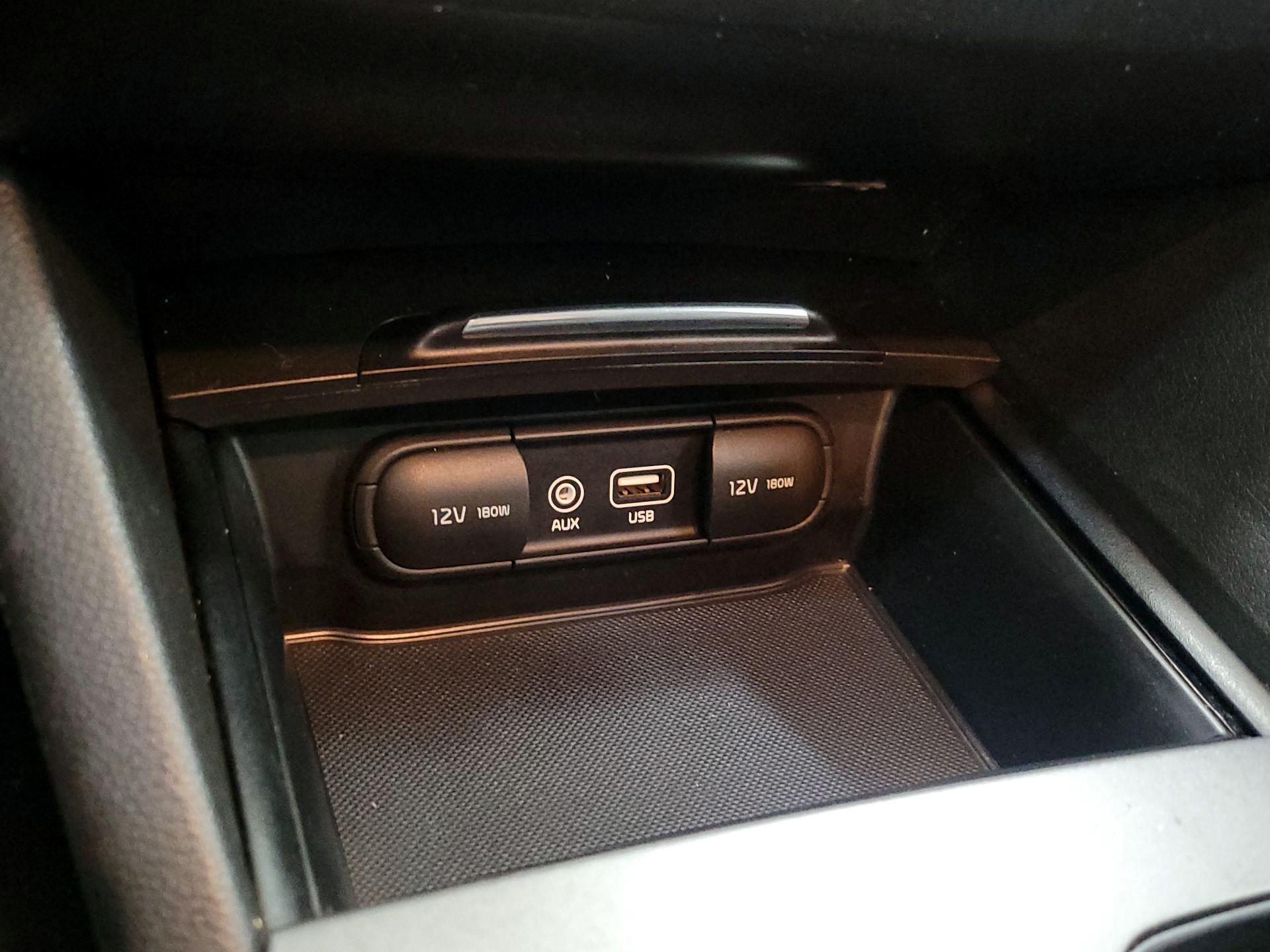 Thumbnail: 2016 Kia Optima - 18