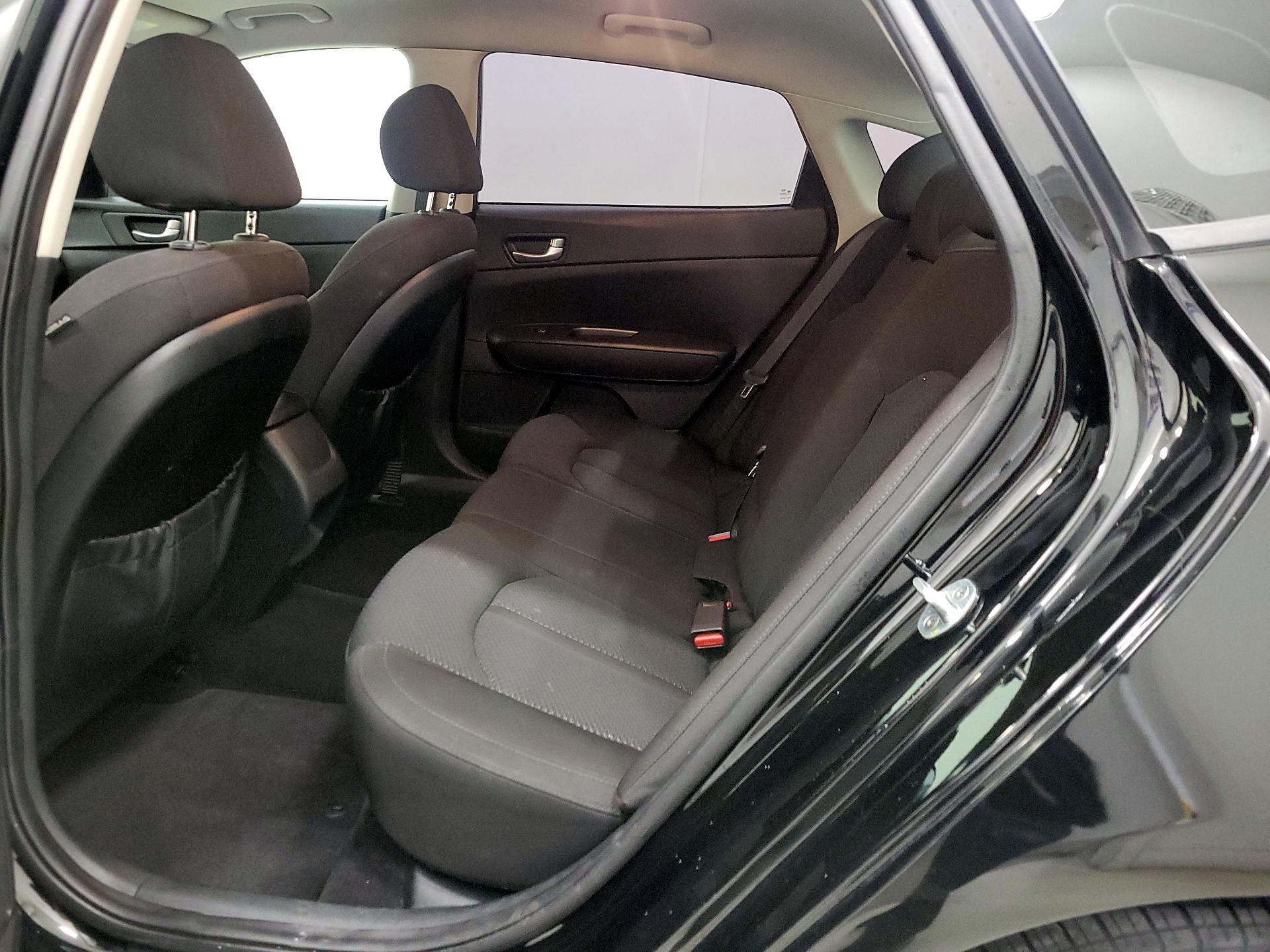 Thumbnail: 2016 Kia Optima - 19