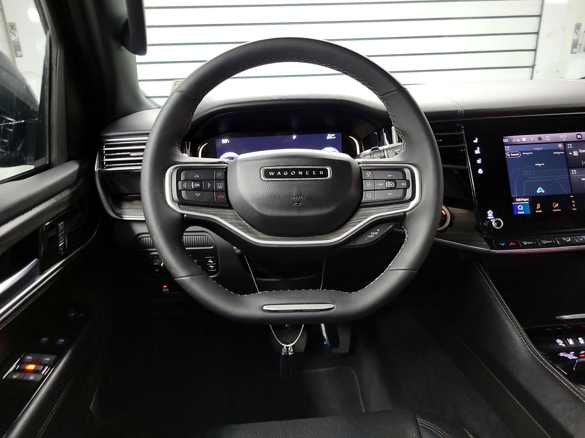 Thumbnail: 2023 Jeep Wagoneer - 10