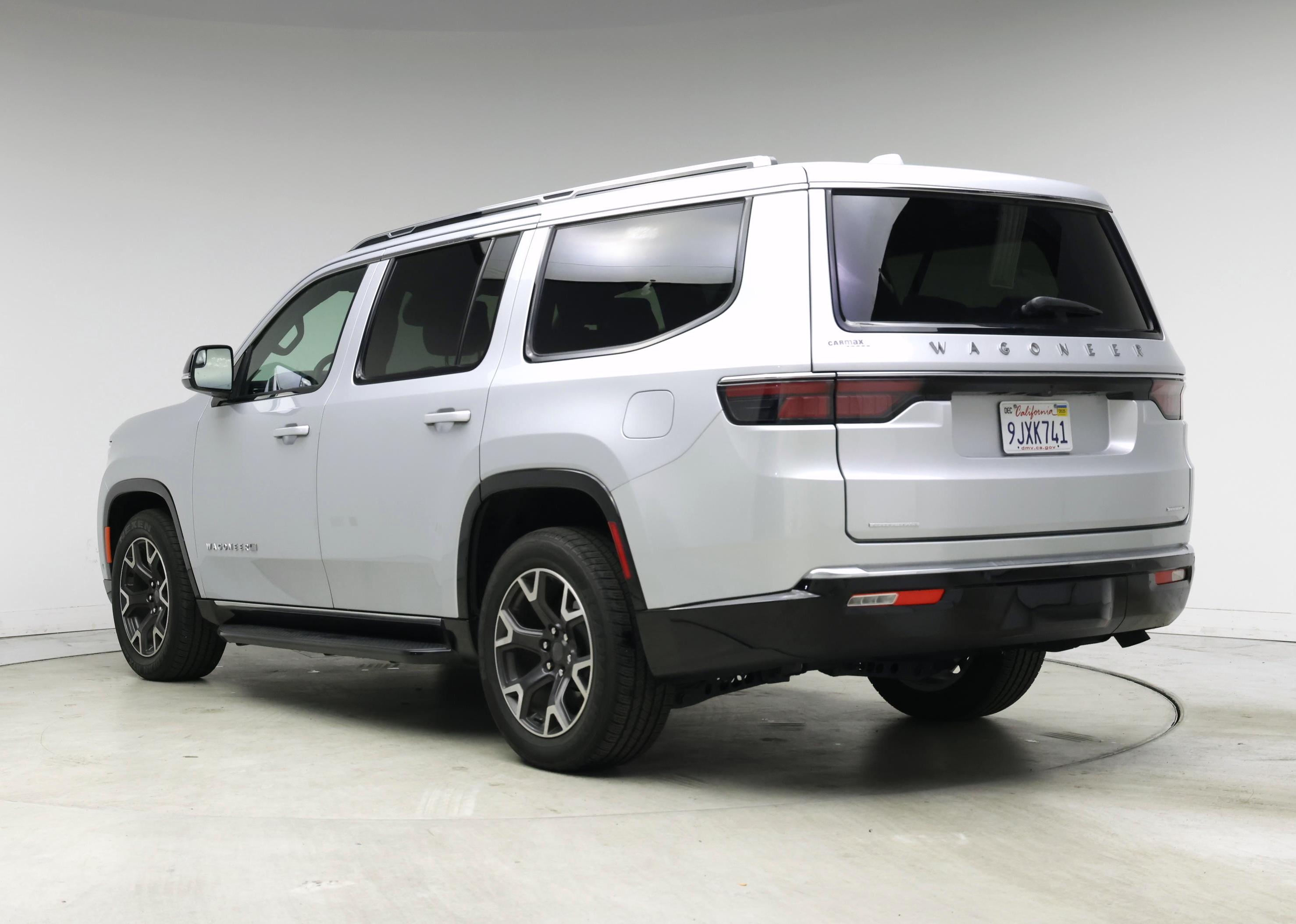 Thumbnail: 2023 Jeep Wagoneer - 2