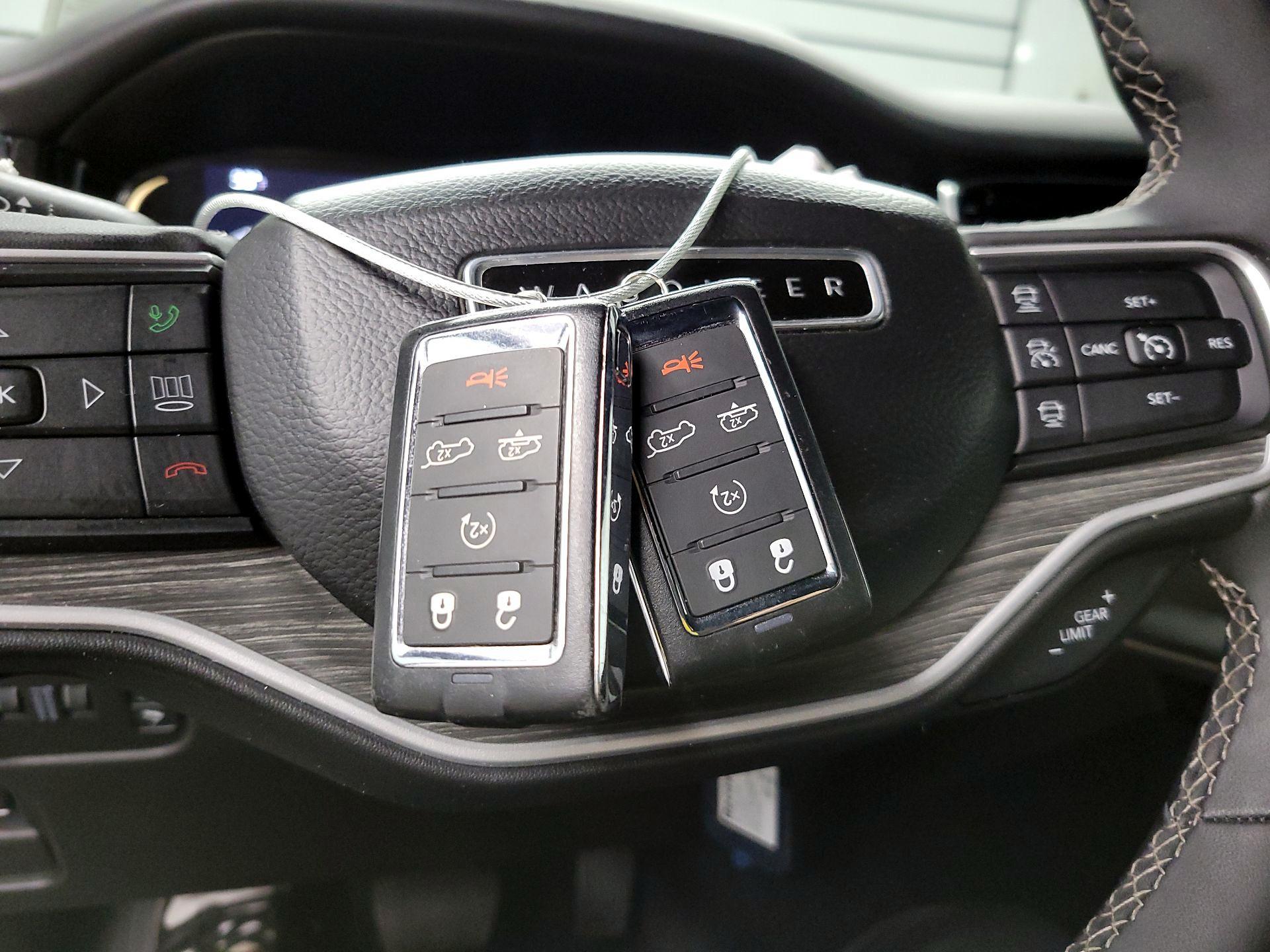 Thumbnail: 2023 Jeep Wagoneer - 20