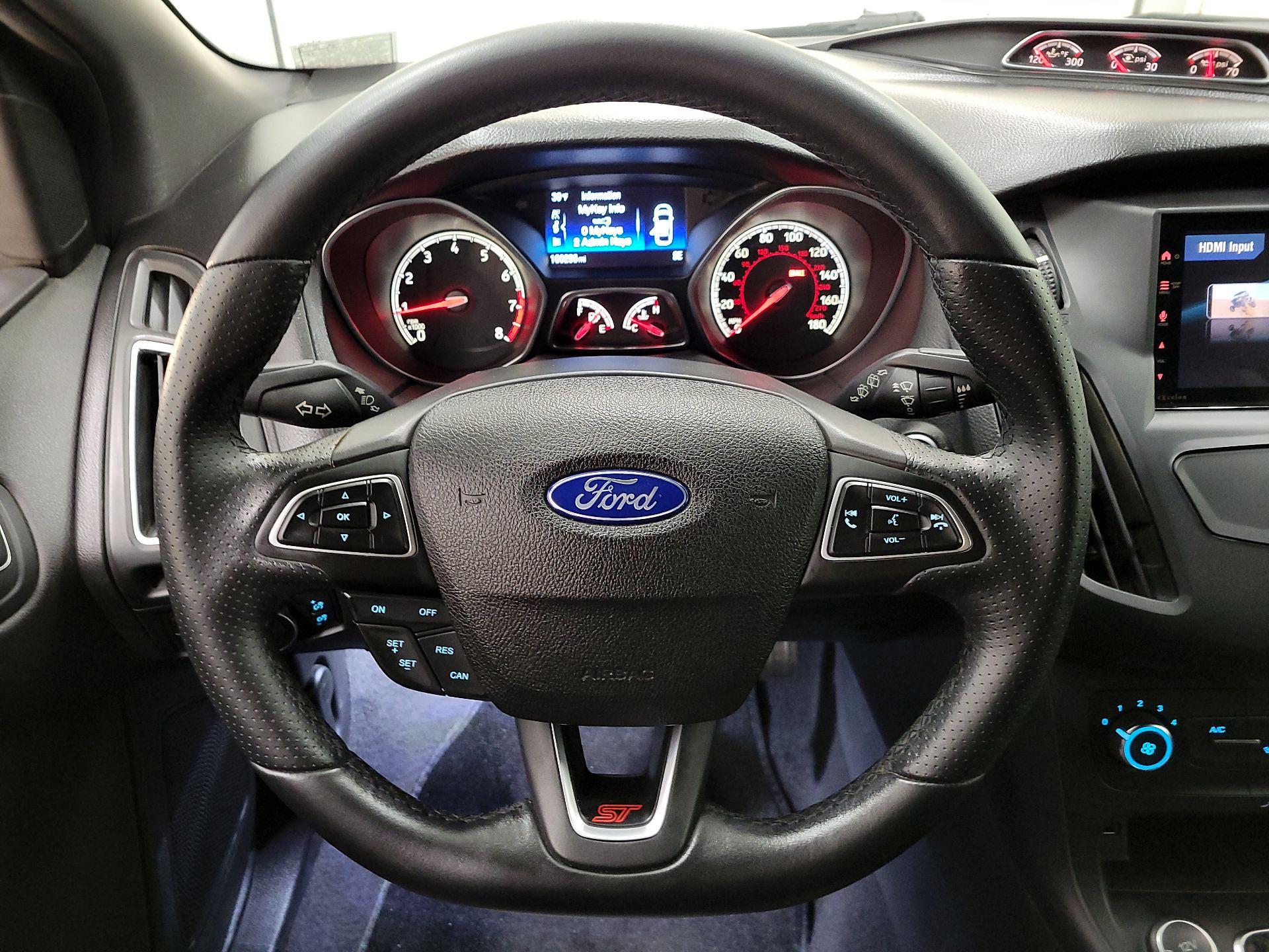 Thumbnail: 2015 Ford Focus - 10