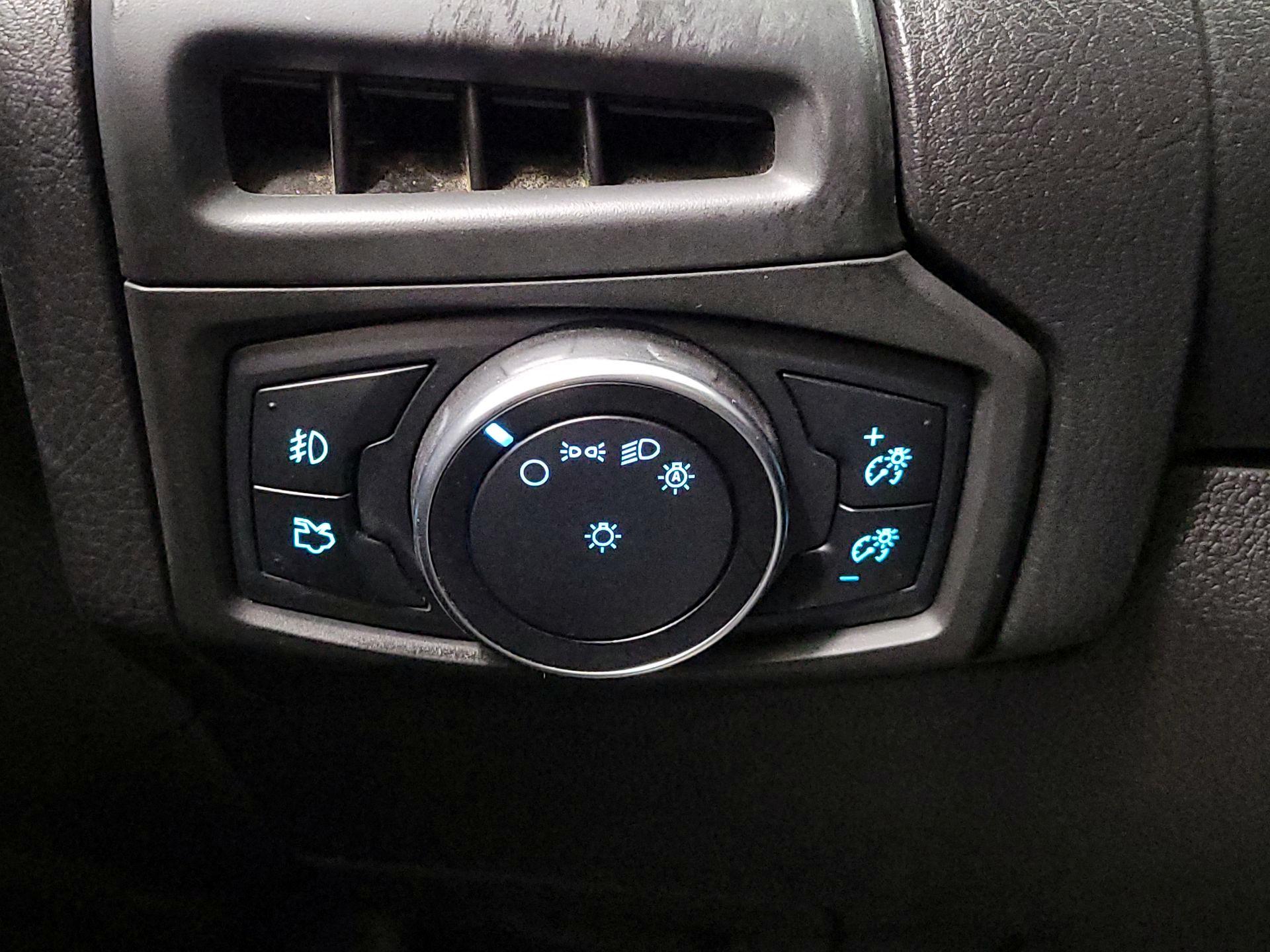 Thumbnail: 2015 Ford Focus - 13