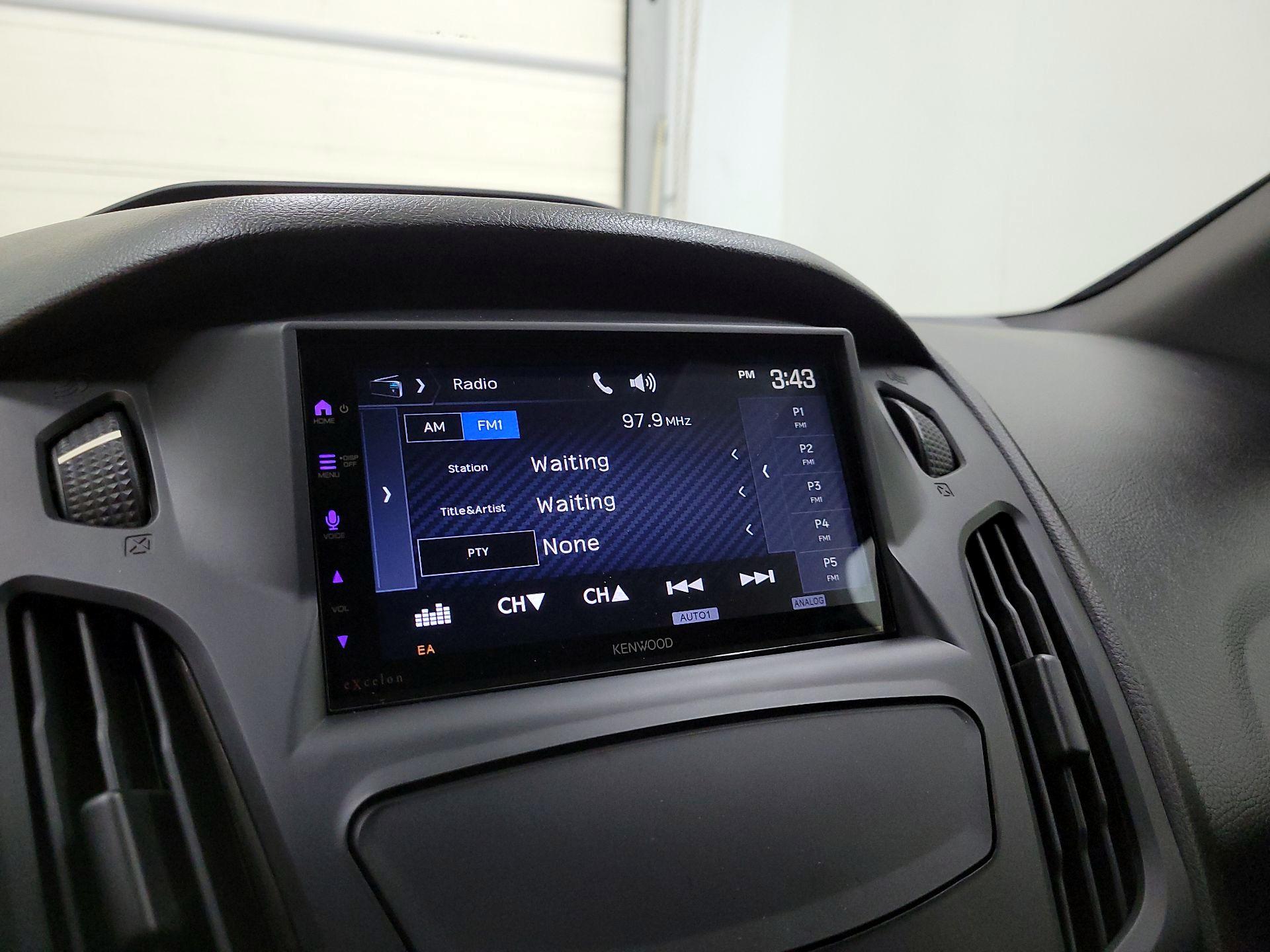 Thumbnail: 2015 Ford Focus - 15